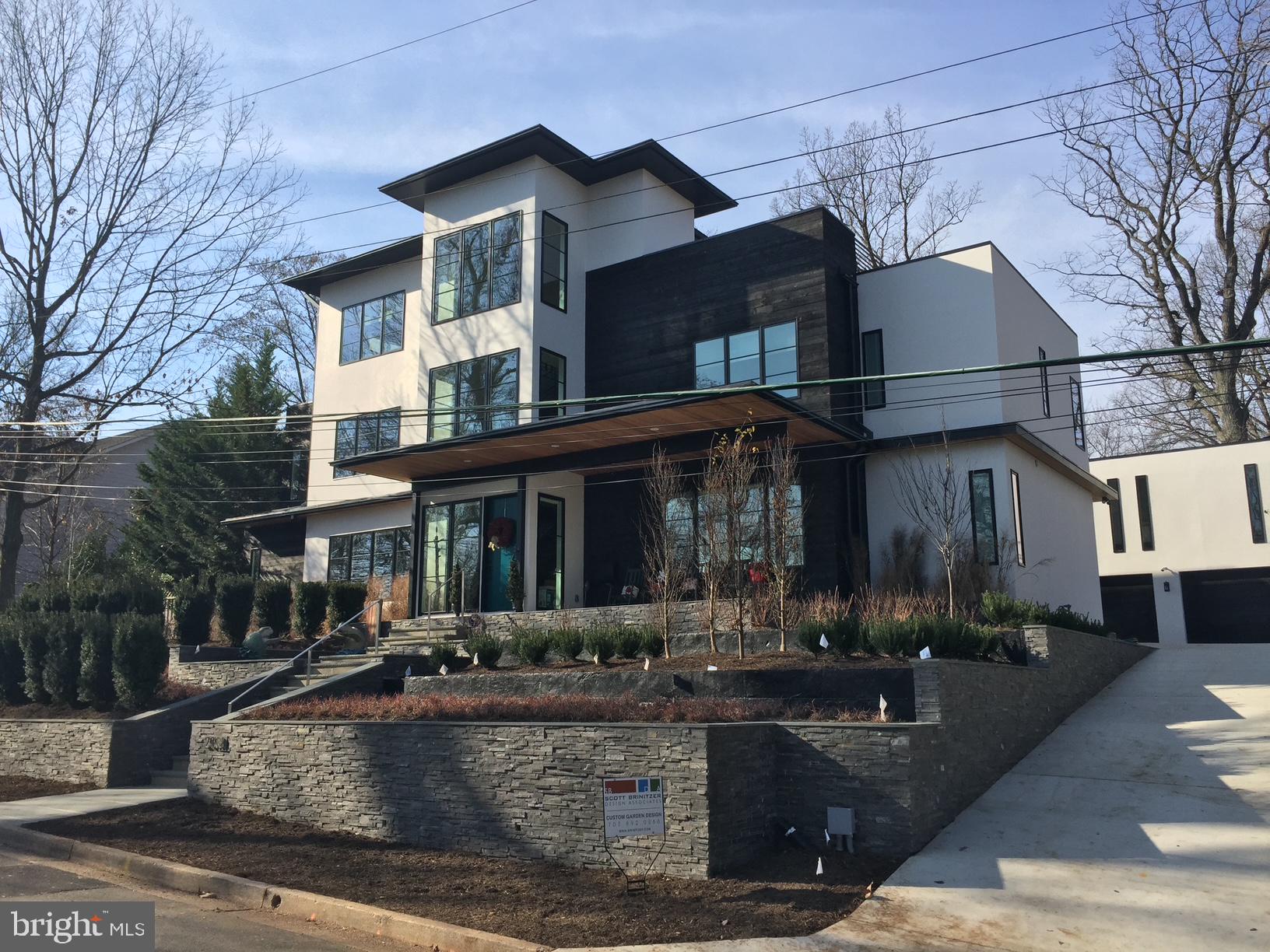 LORCOM GROVE - Residential