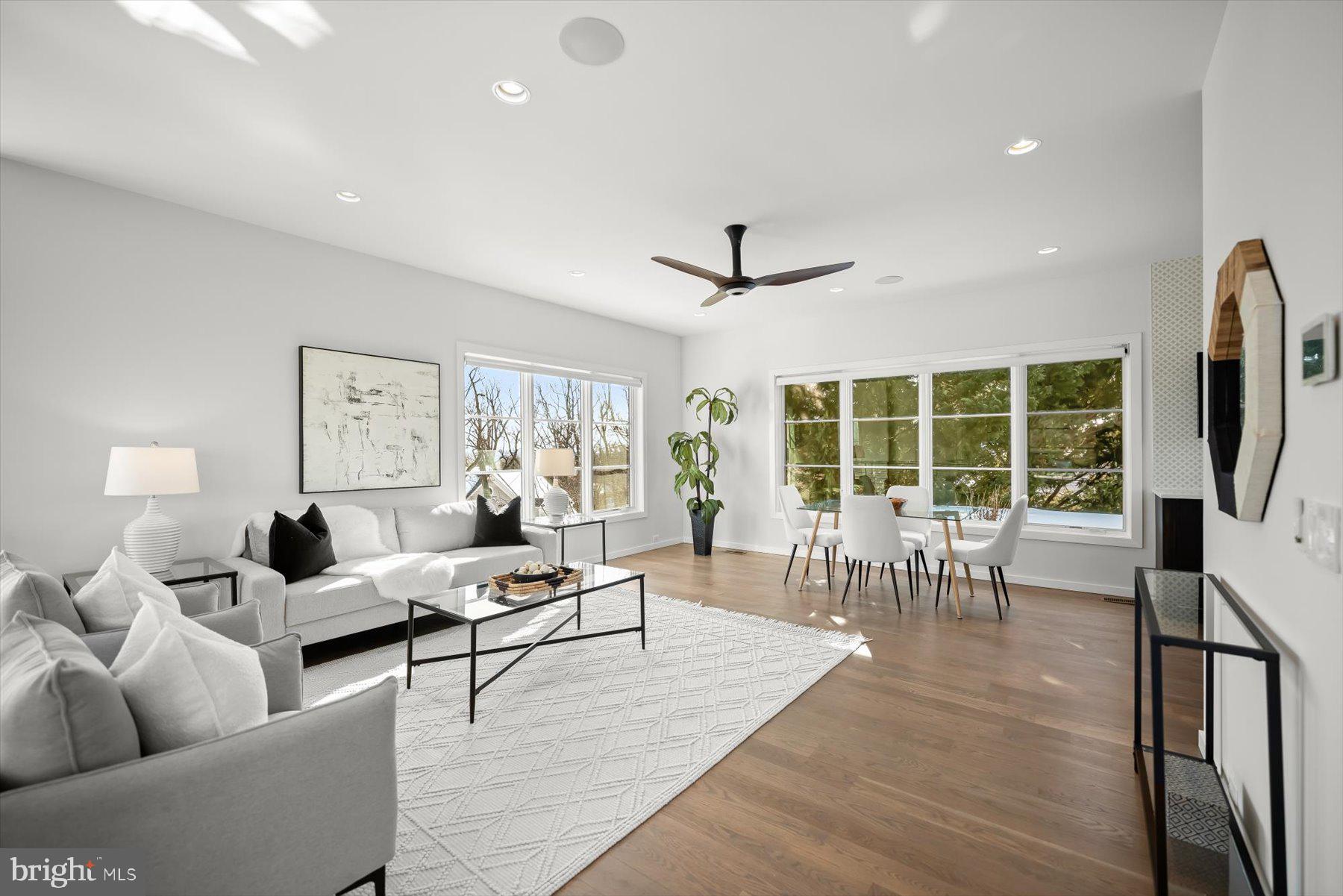 LORCOM GROVE - Residential