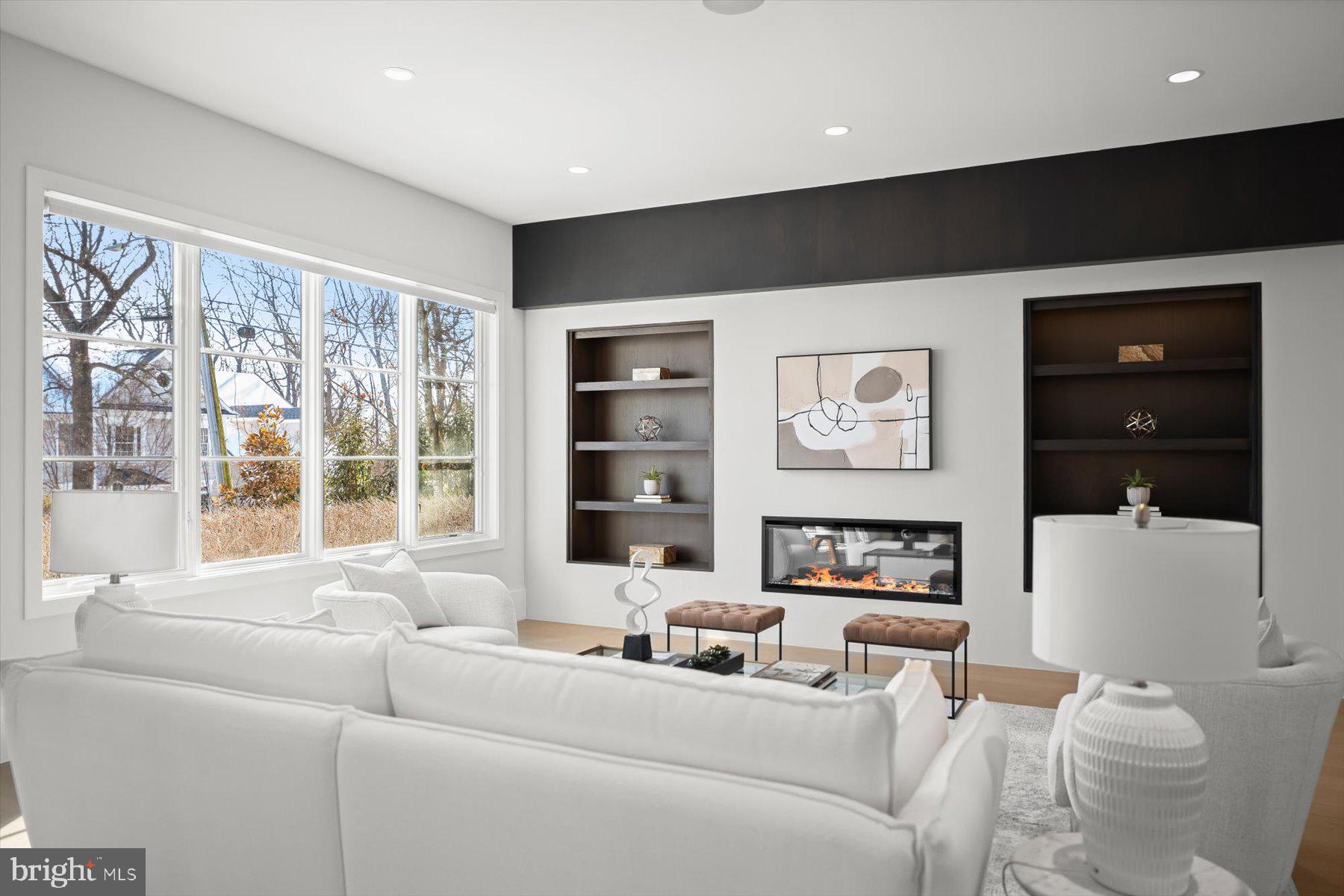 LORCOM GROVE - Residential