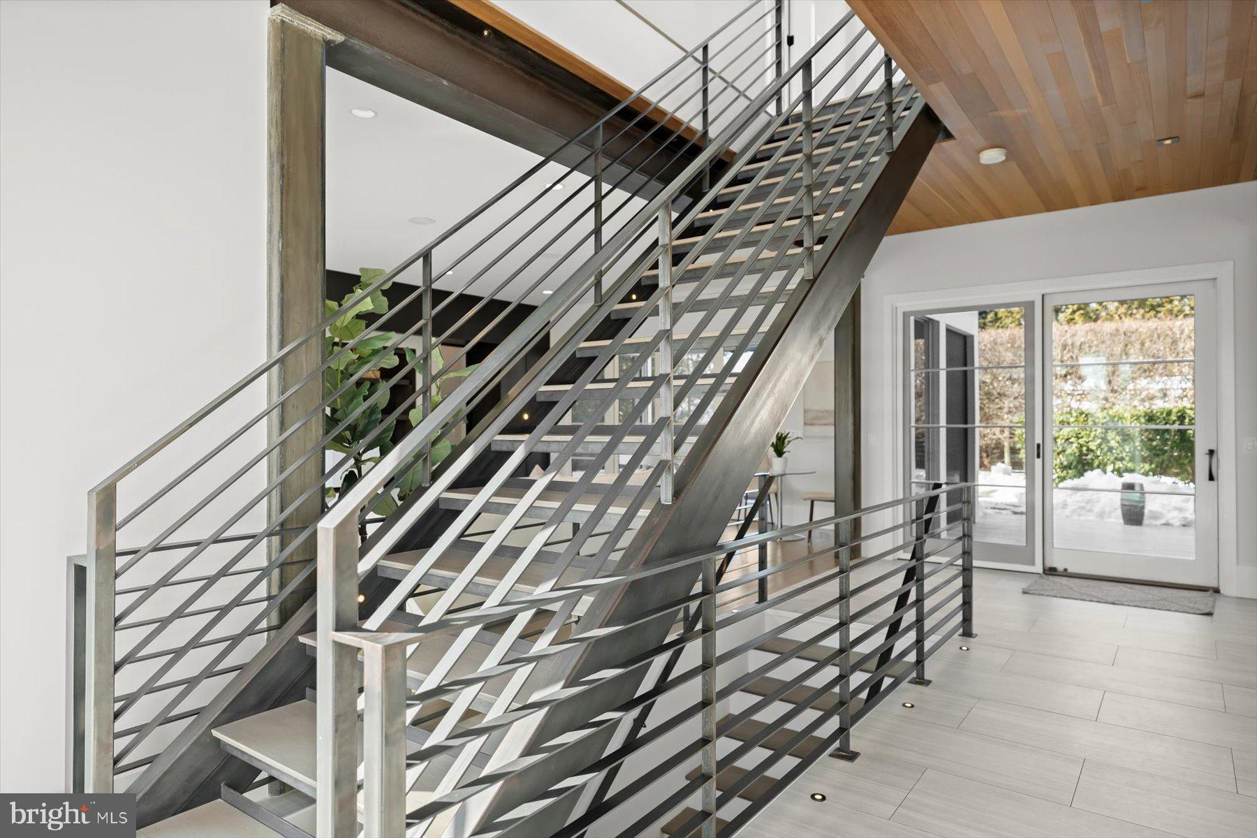 LORCOM GROVE - Residential
