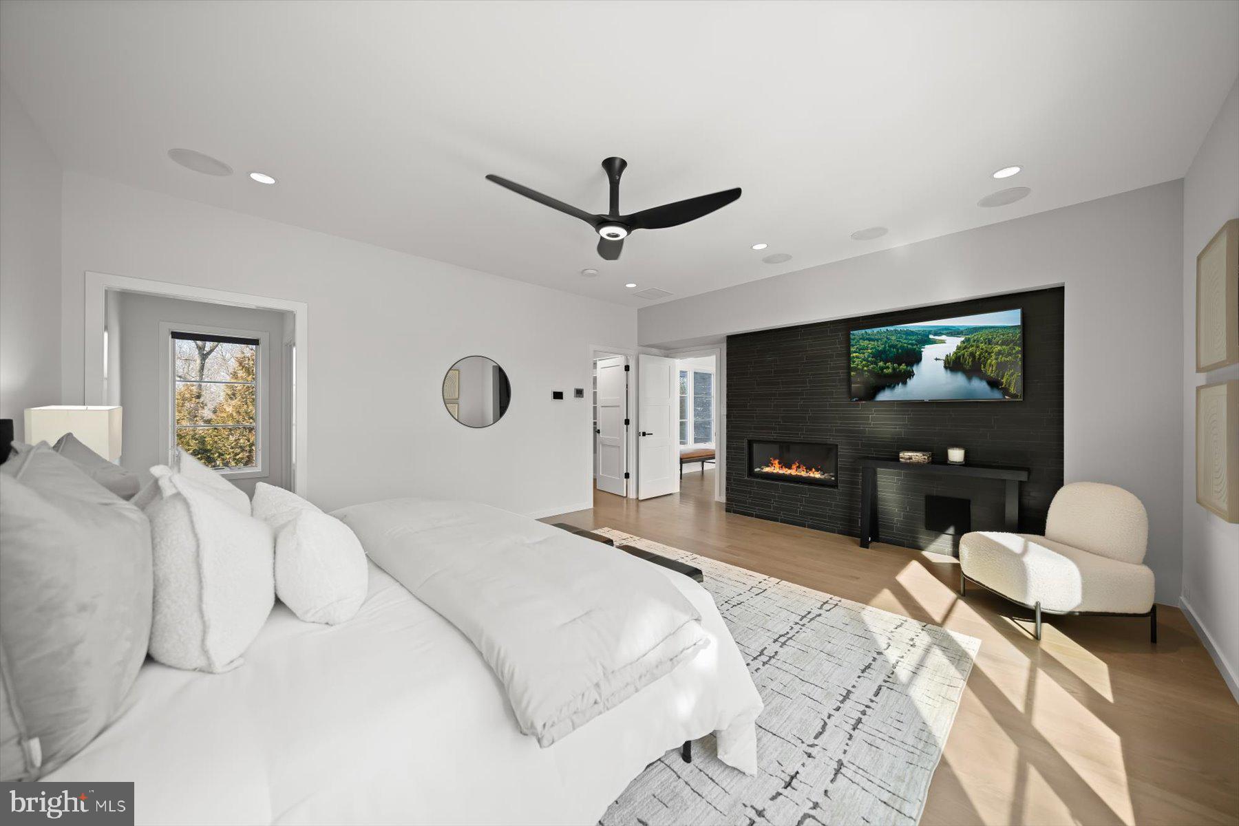 LORCOM GROVE - Residential
