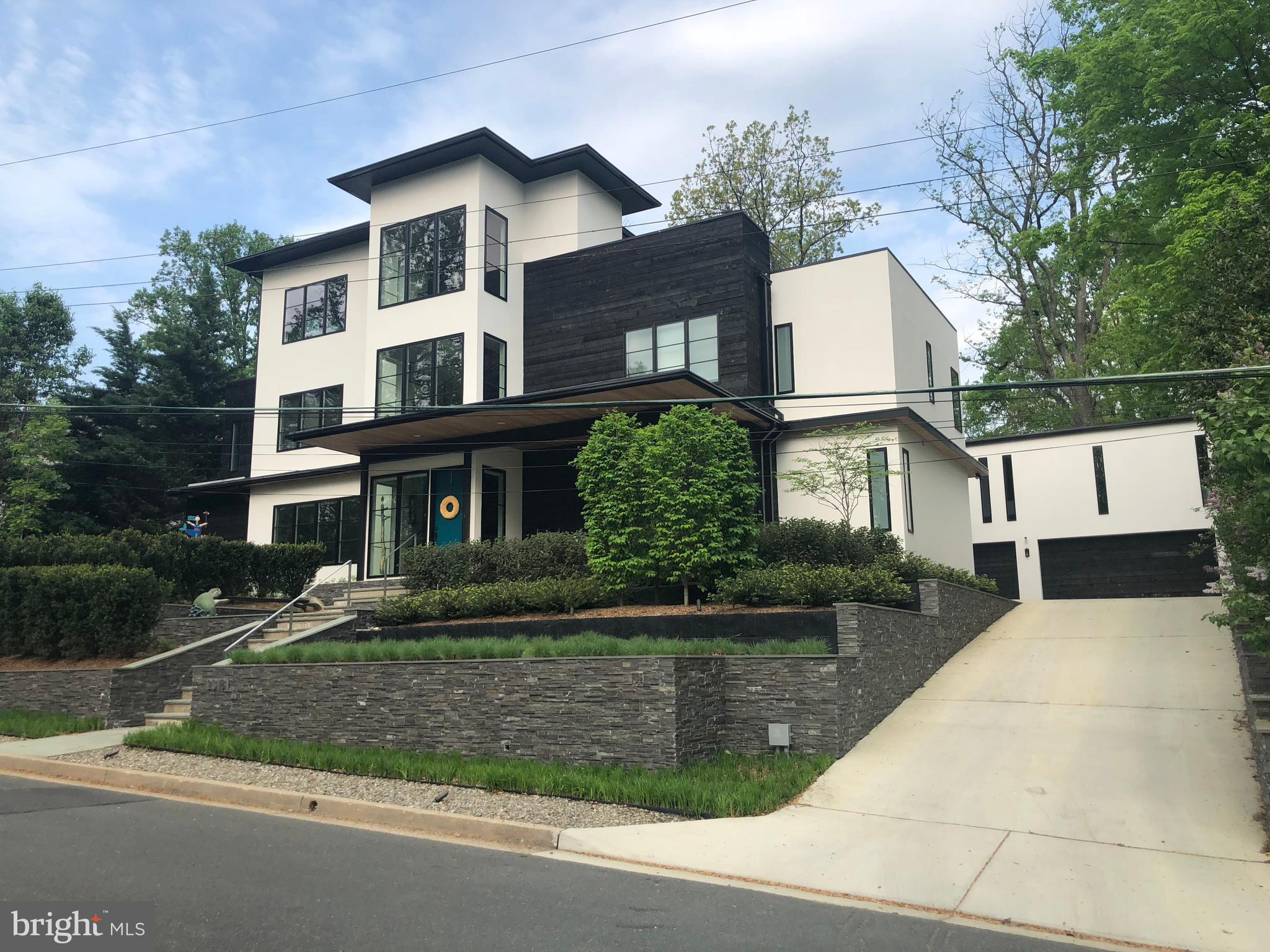 LORCOM GROVE - Residential