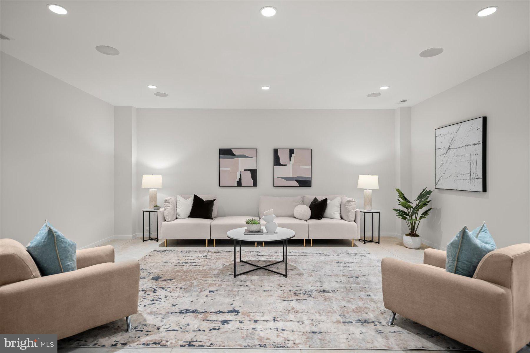 LORCOM GROVE - Residential