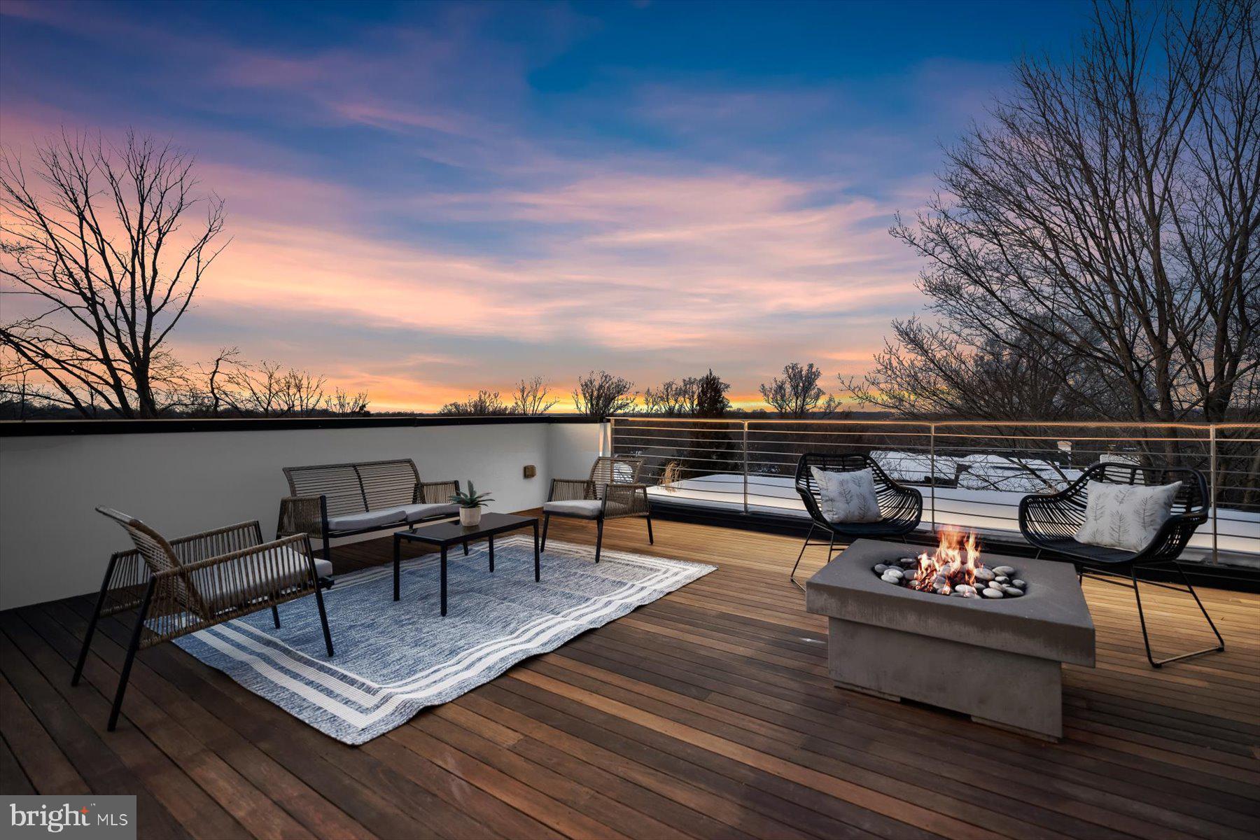 LORCOM GROVE - Residential