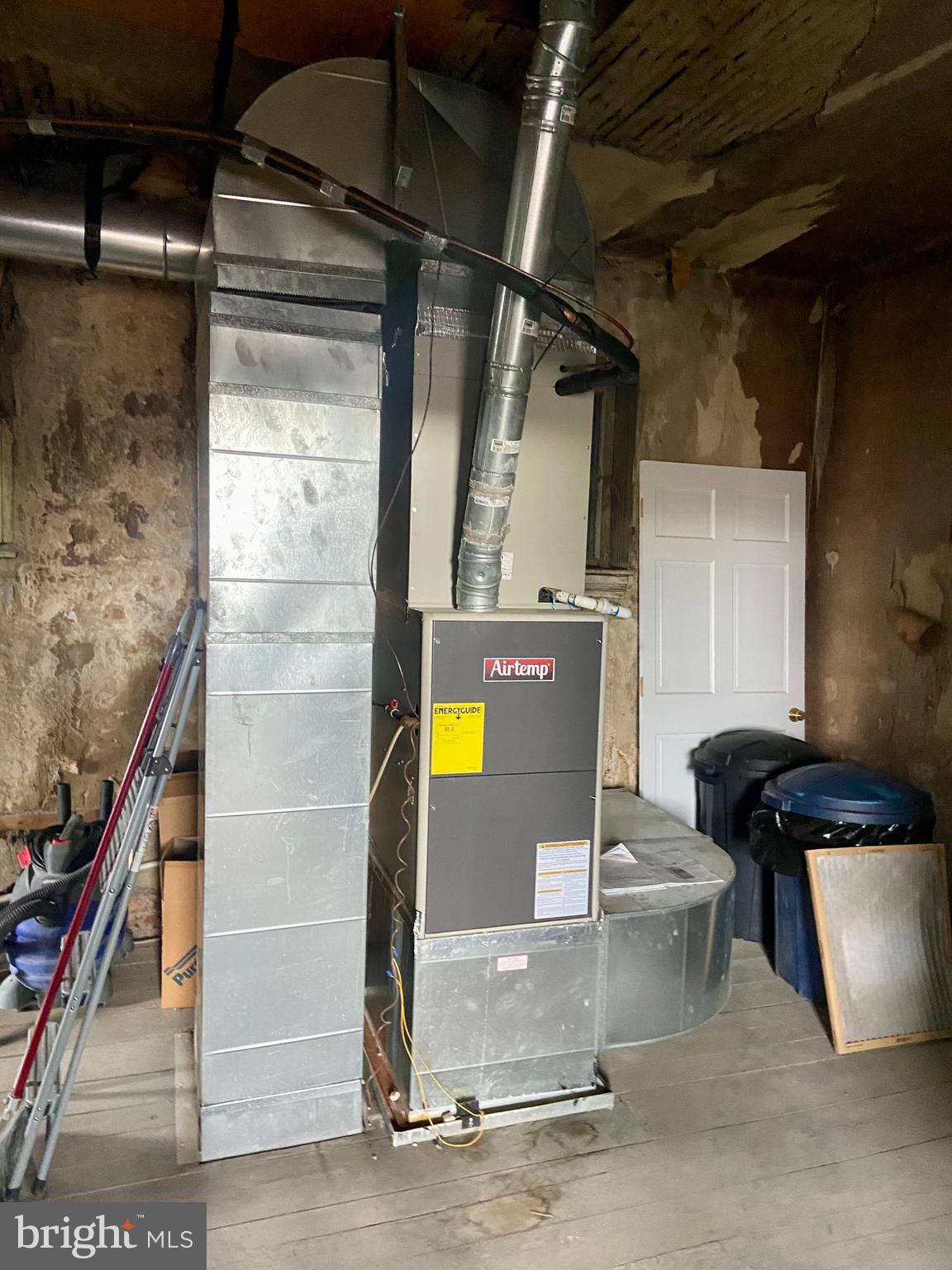WINCHESTER - Commercial Sale