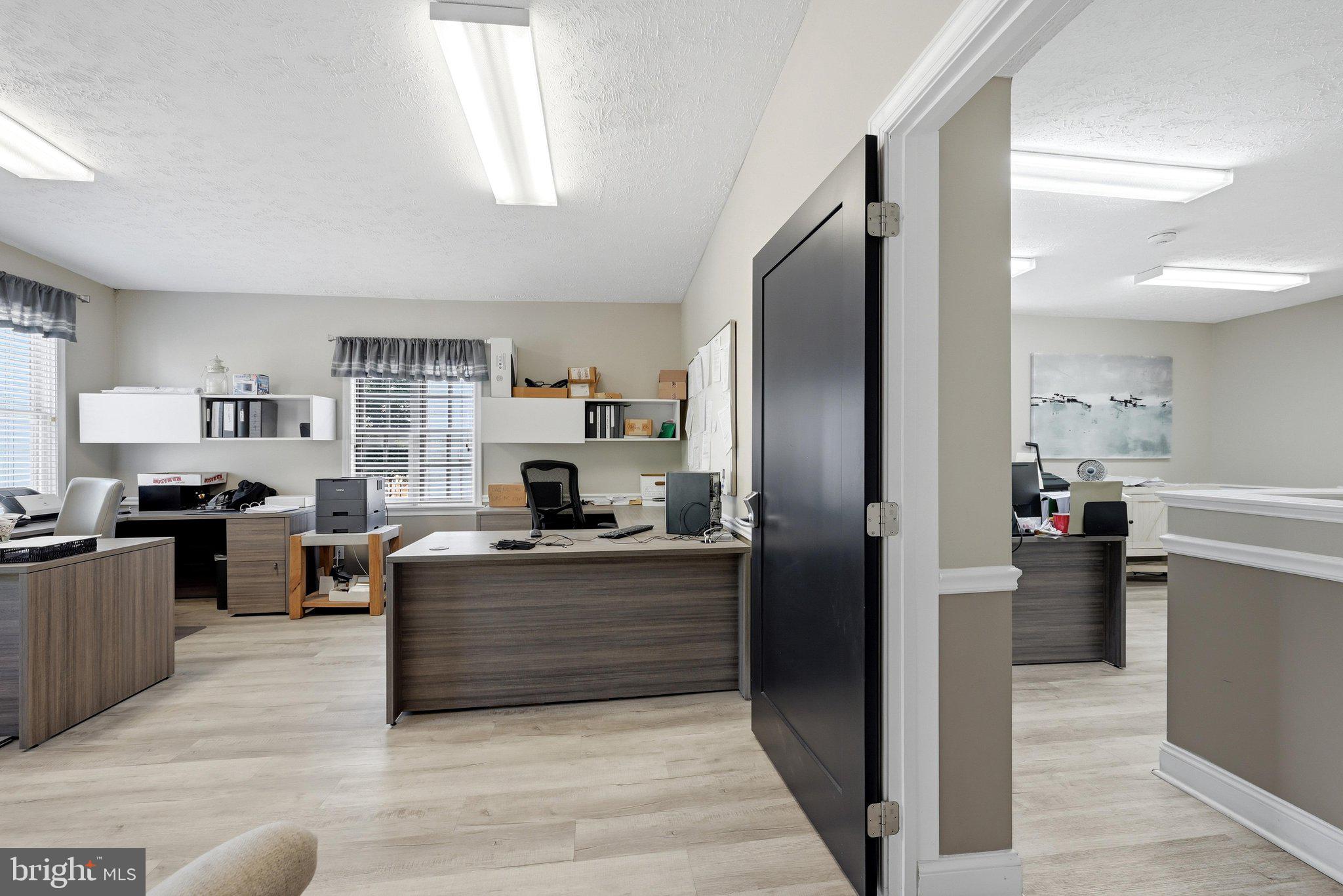 WINCHESTER - Commercial Sale