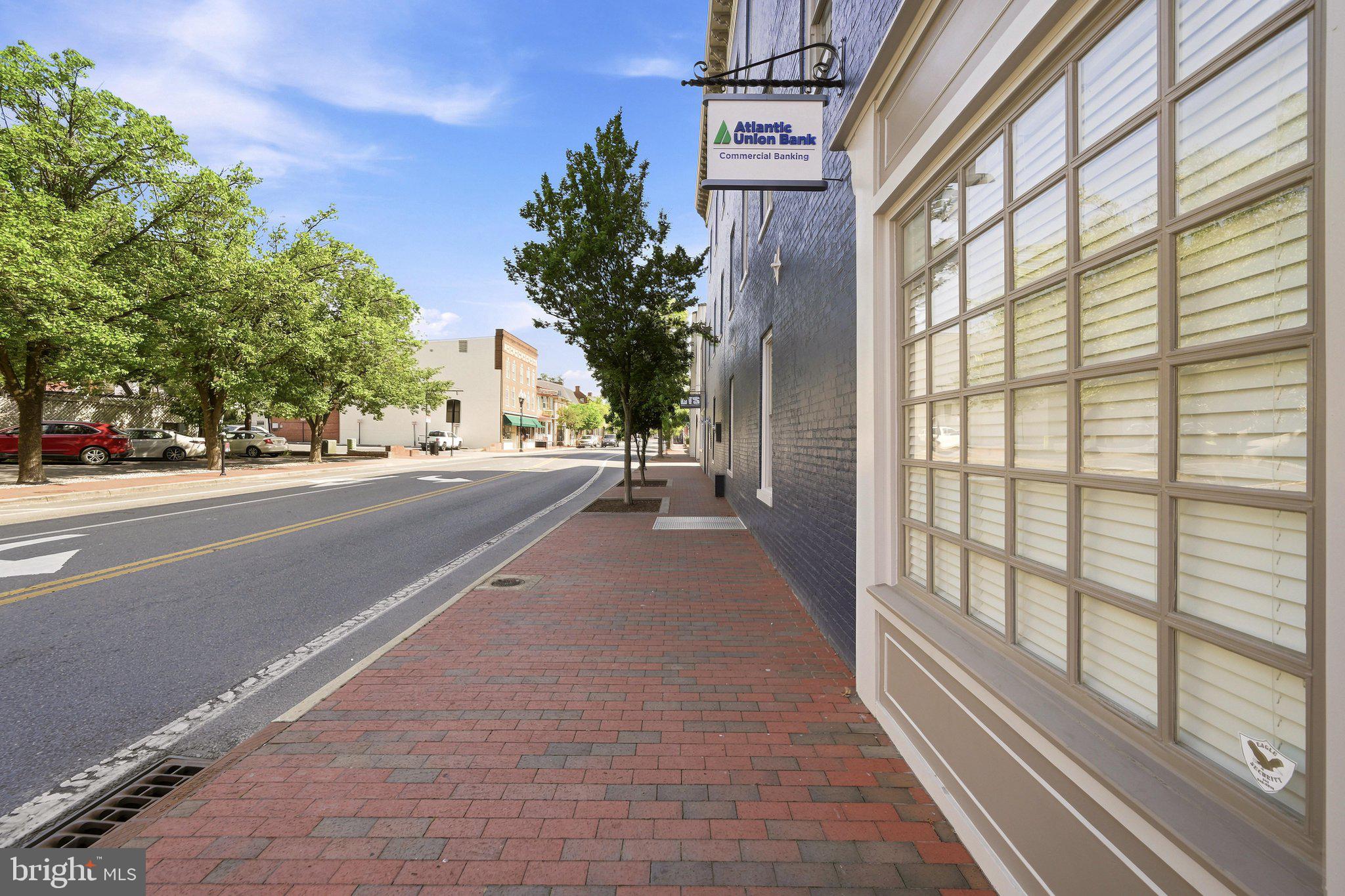 WINCHESTER - Commercial Sale