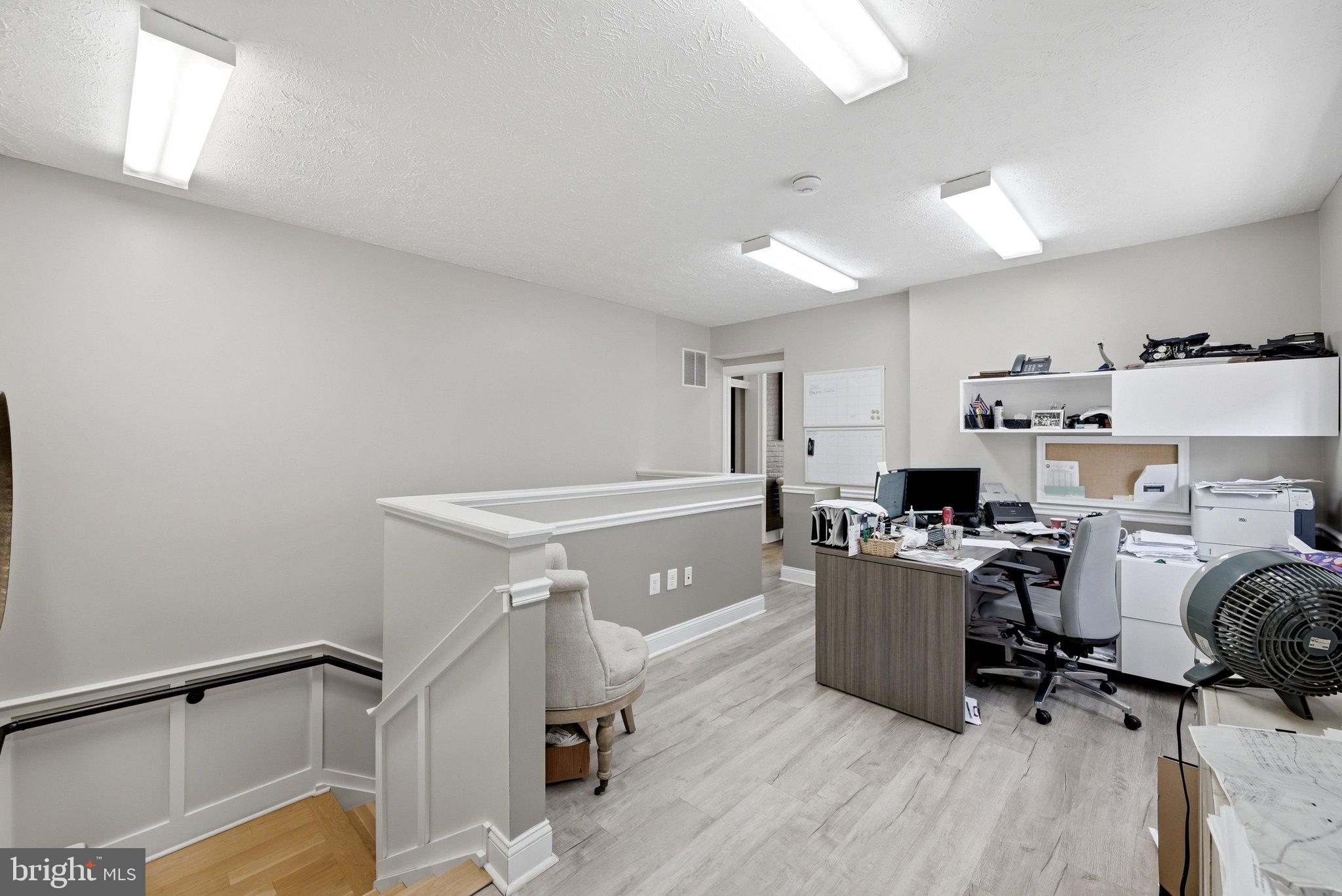 WINCHESTER - Commercial Sale