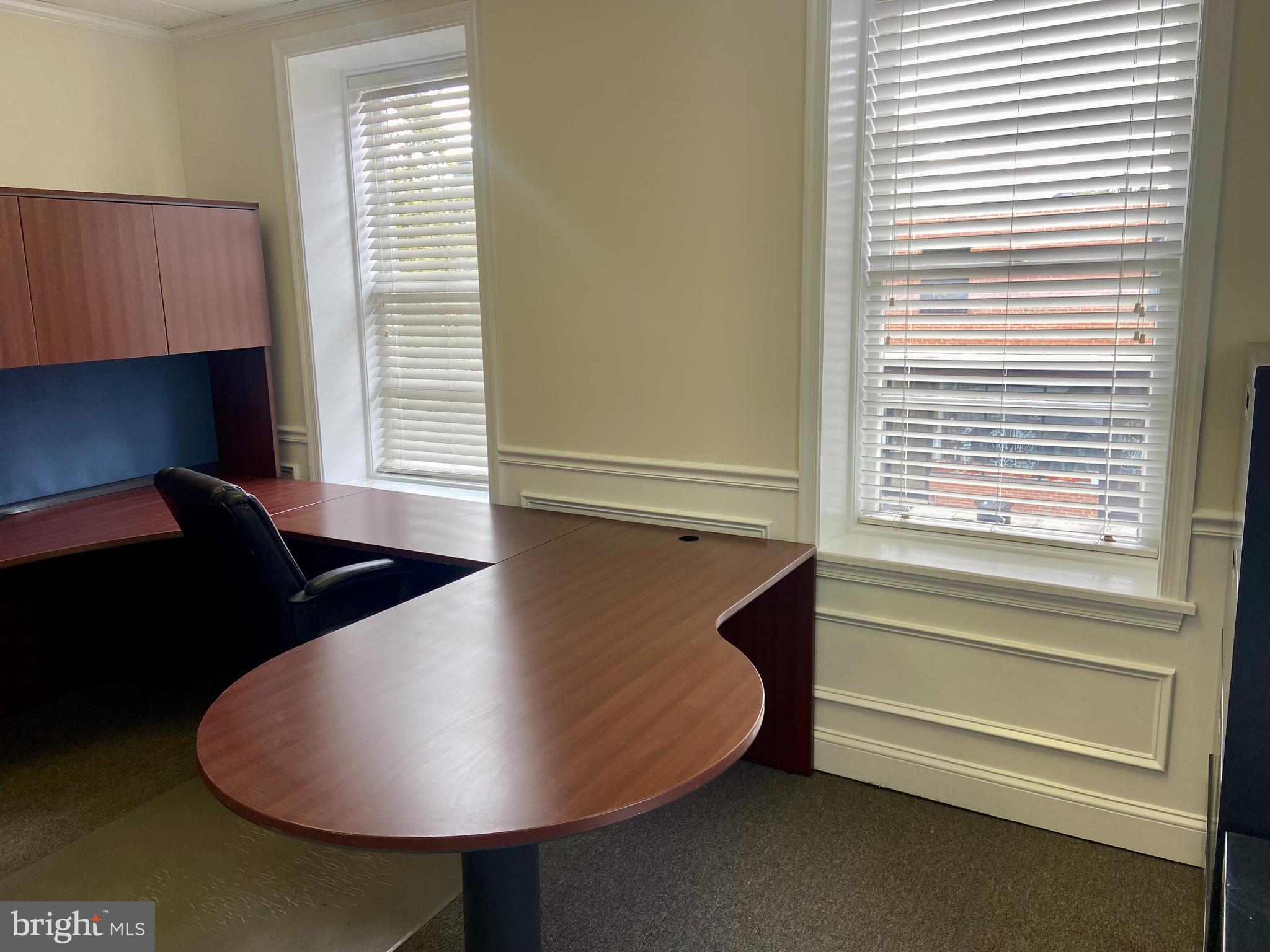 WINCHESTER - Commercial Sale