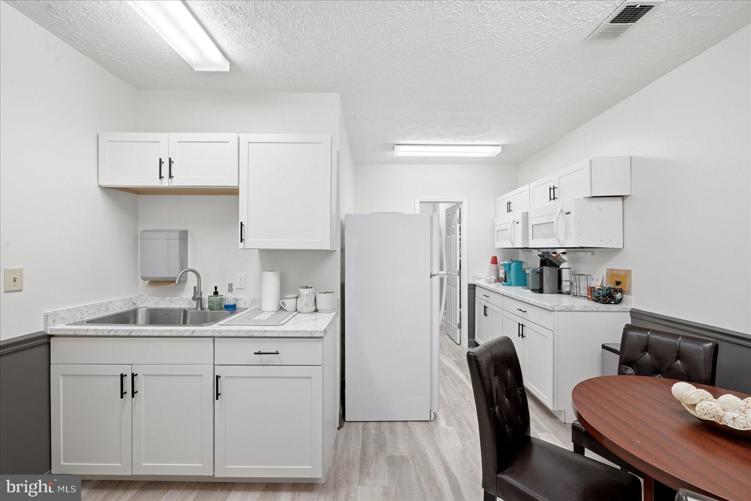 WINCHESTER - Commercial Sale