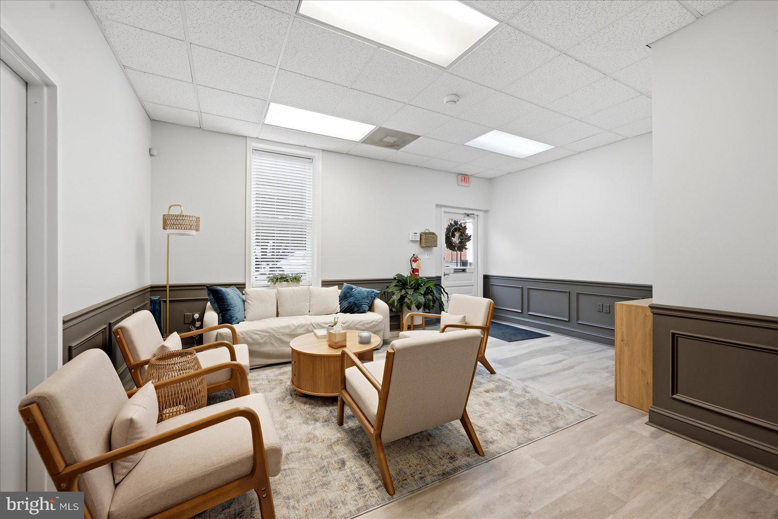 WINCHESTER - Commercial Sale