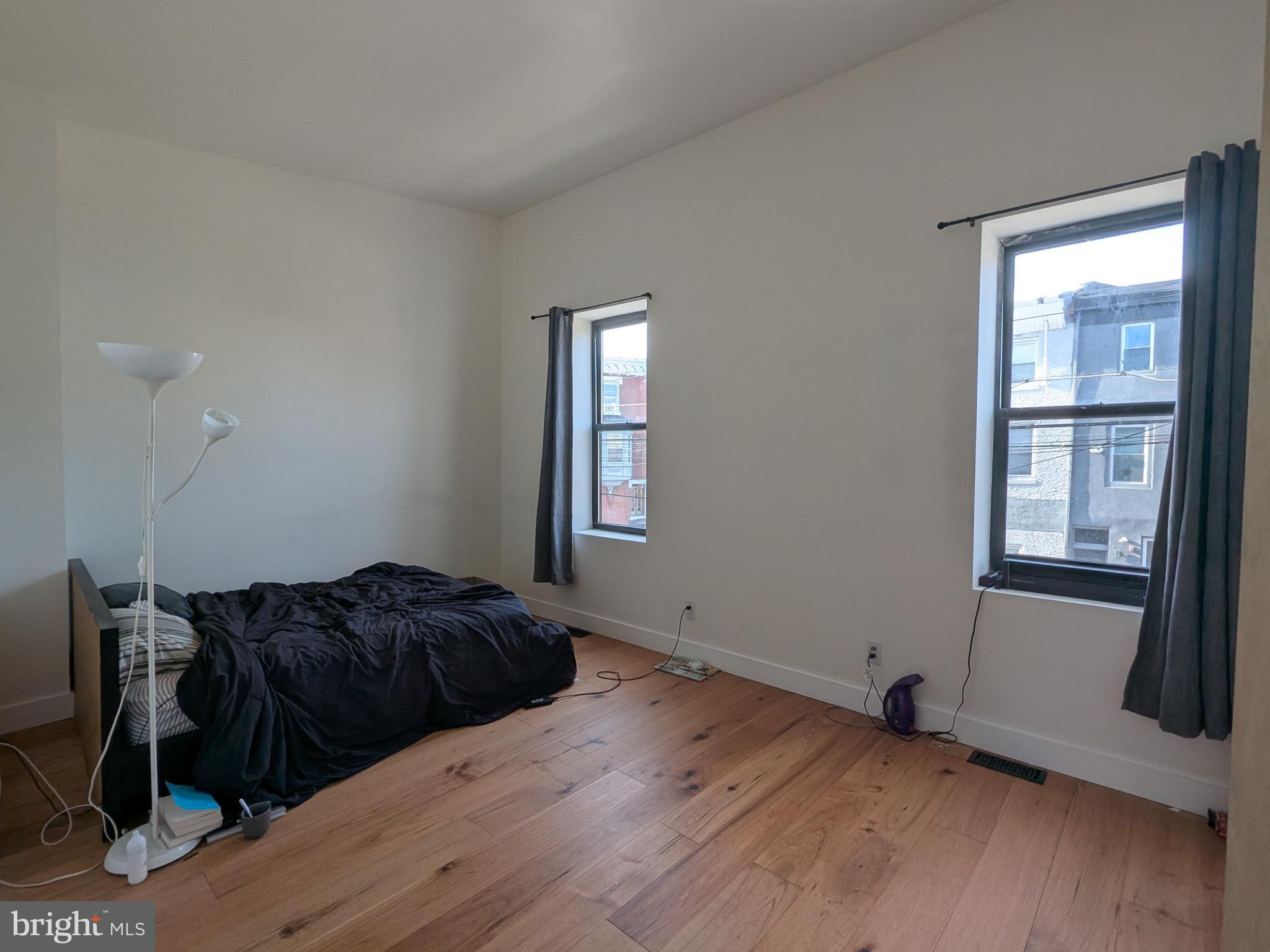 EAST KENSINGTON - Residential Income