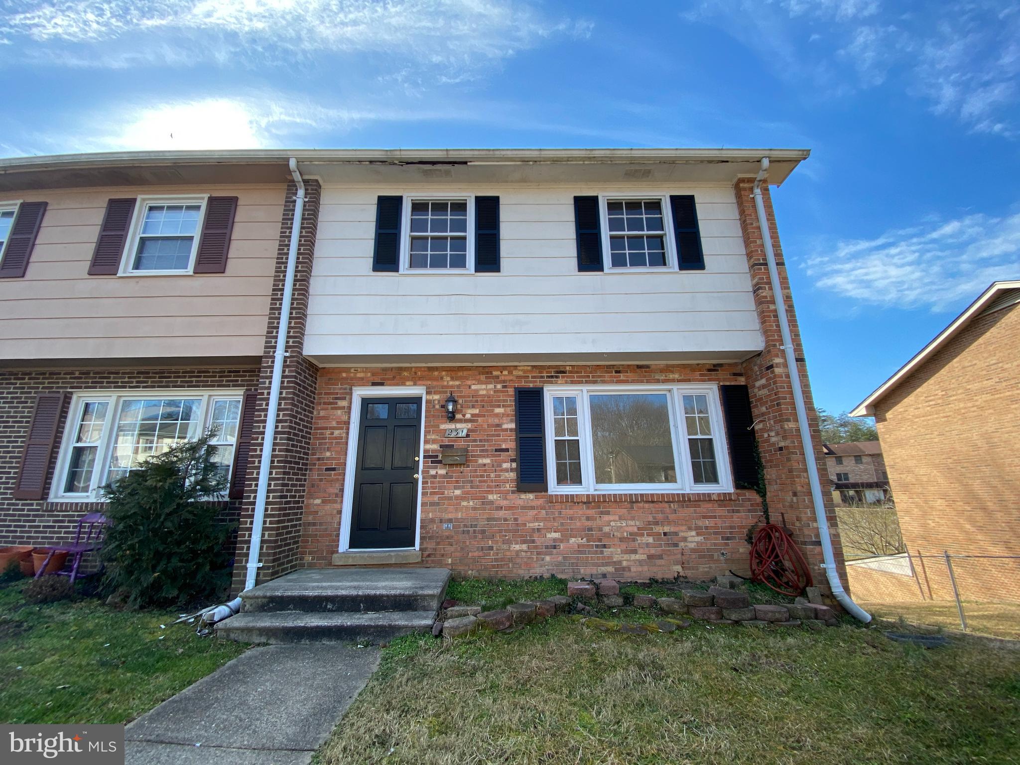 SPRING VALLEY - Residential Lease