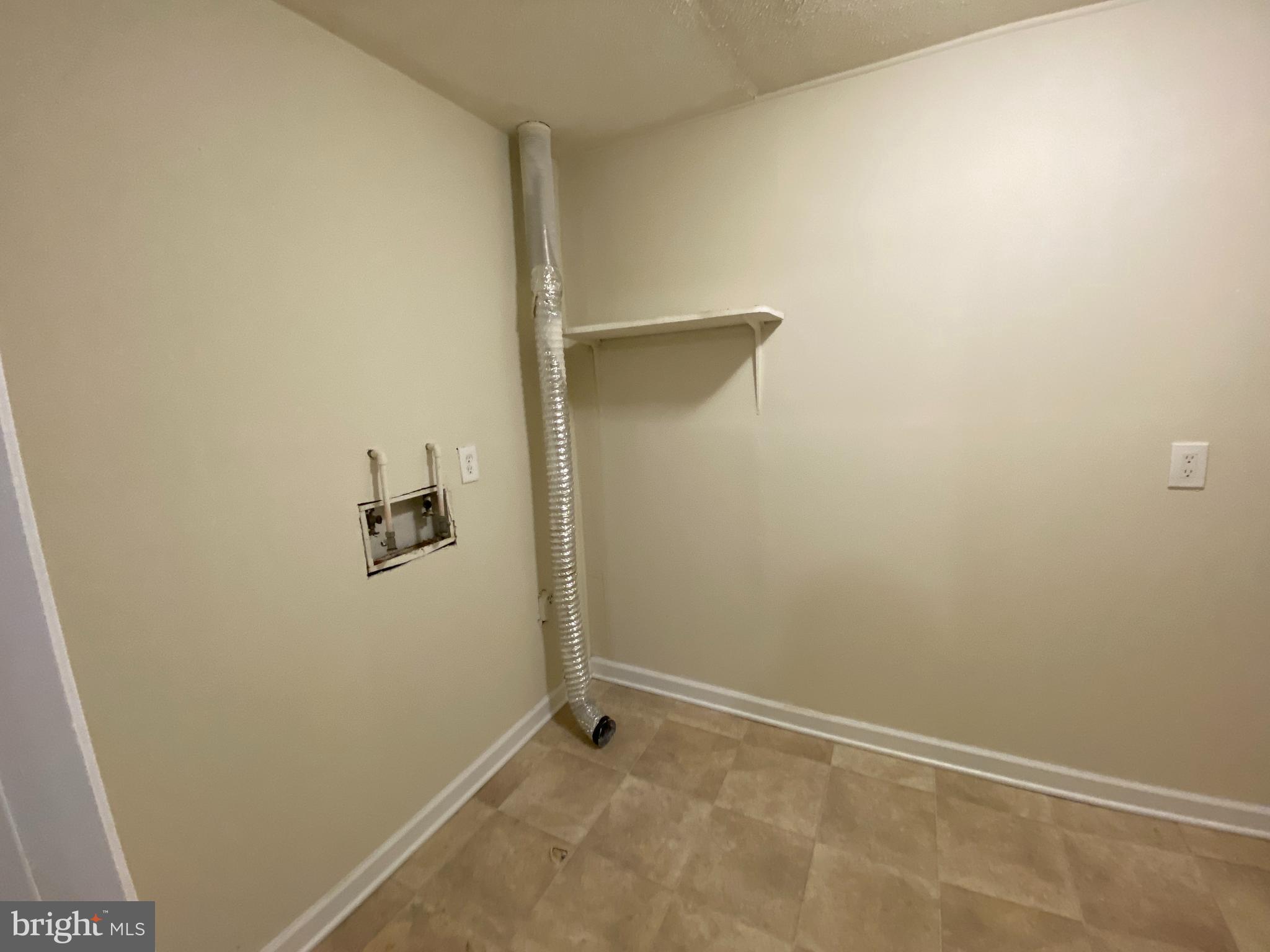 SPRING VALLEY - Residential Lease