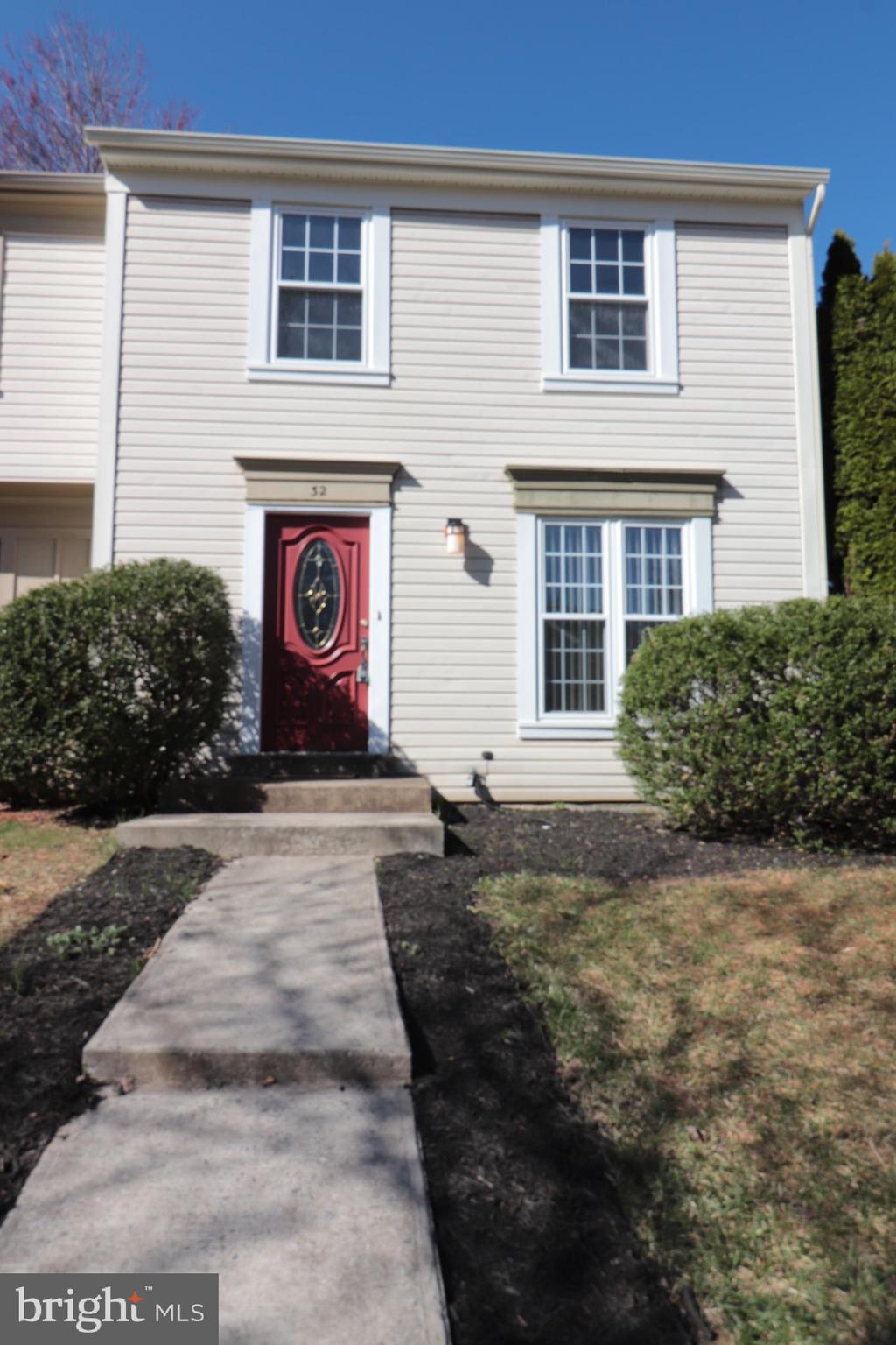Well  maintained freshly painted duplex with 3 bedrooms, 2.5 baths located in a great school district. Finished basement with large den, Improved kitchen with granite countertops and stainless steel appliances ,  new carpet on stairs and engineer hardwood throughout, spacious fenced in backyard, private 2 car driveway and plenty off street parking.  Community swimming pool and tennis courts closed by.  Quick access to shady grove metro and I-270.
