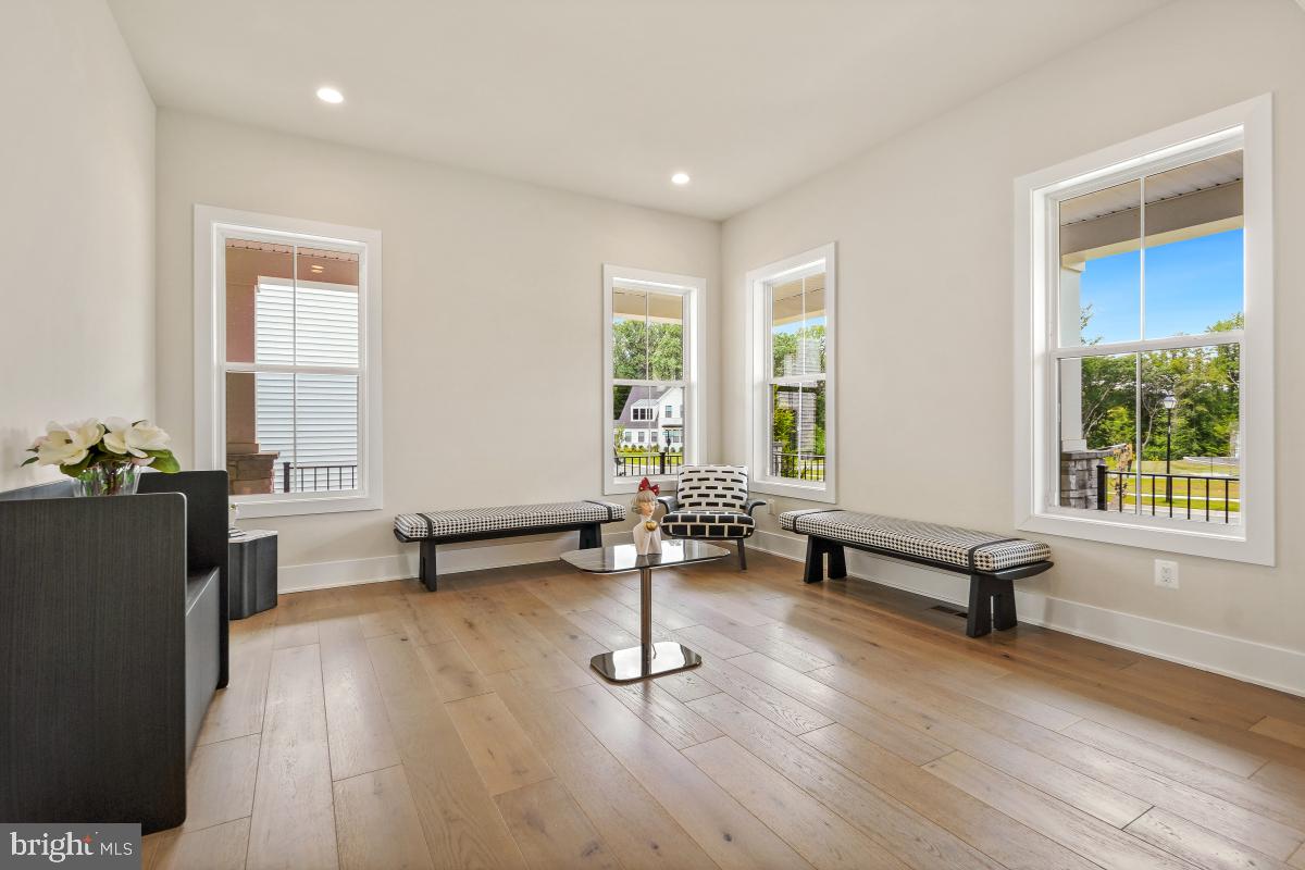 DARNESTOWN OUTSIDE - Residential