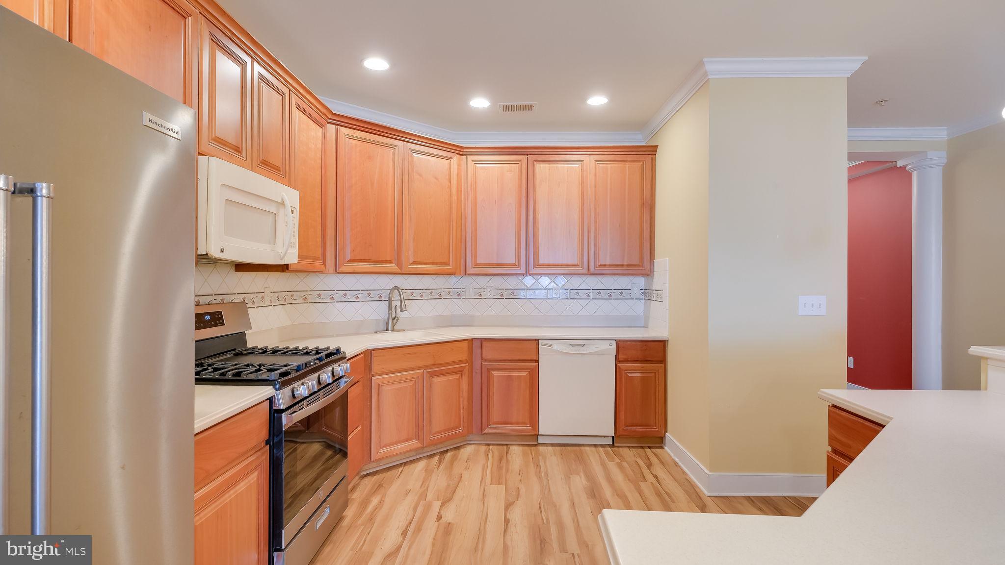 MERIDIAN VALLEY SQ - Residential