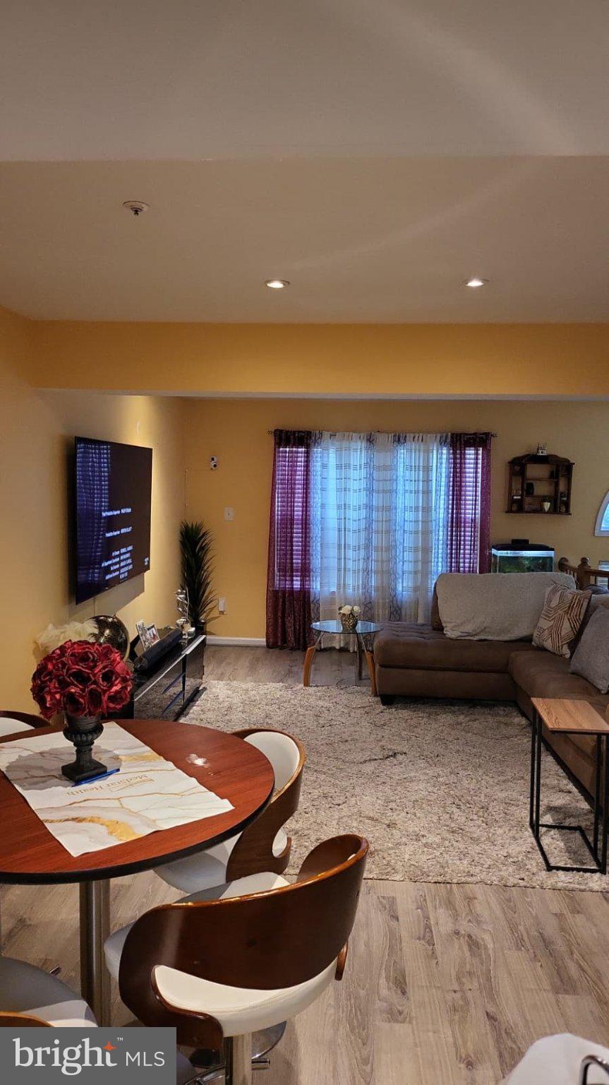 RUSSETT - Residential