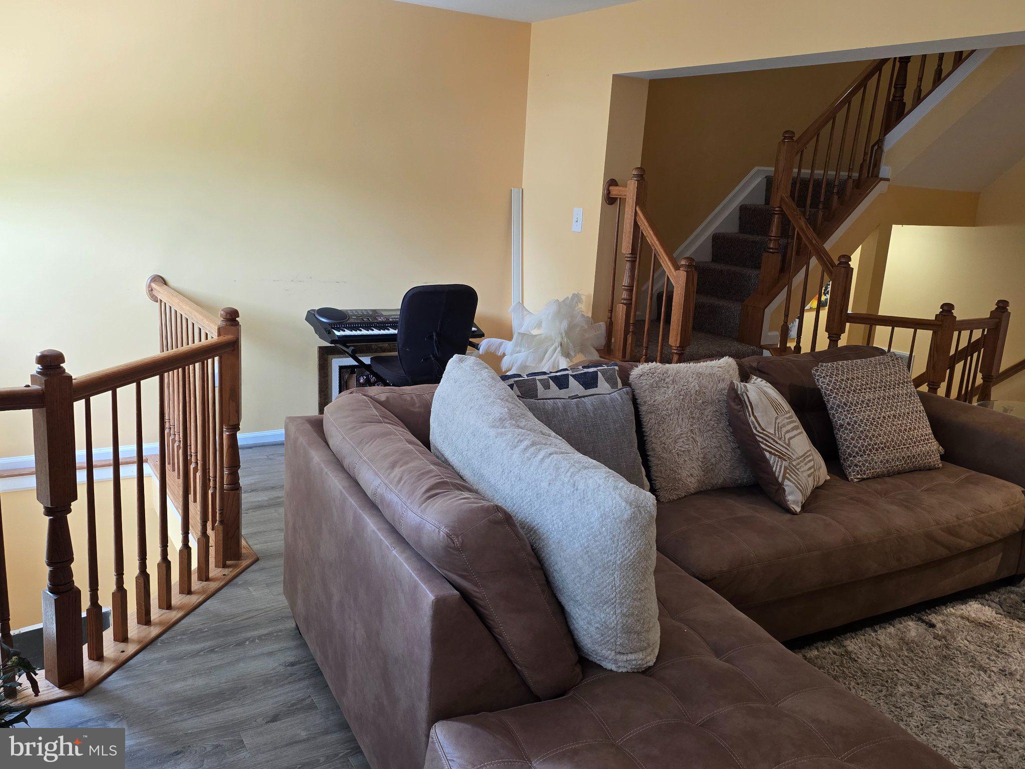 RUSSETT - Residential