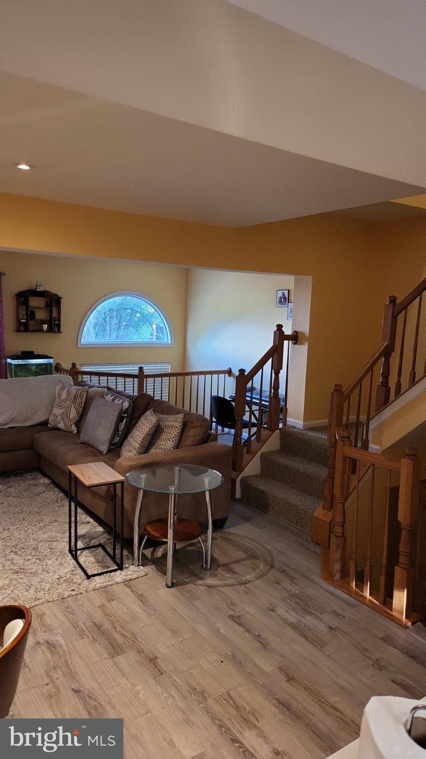 RUSSETT - Residential