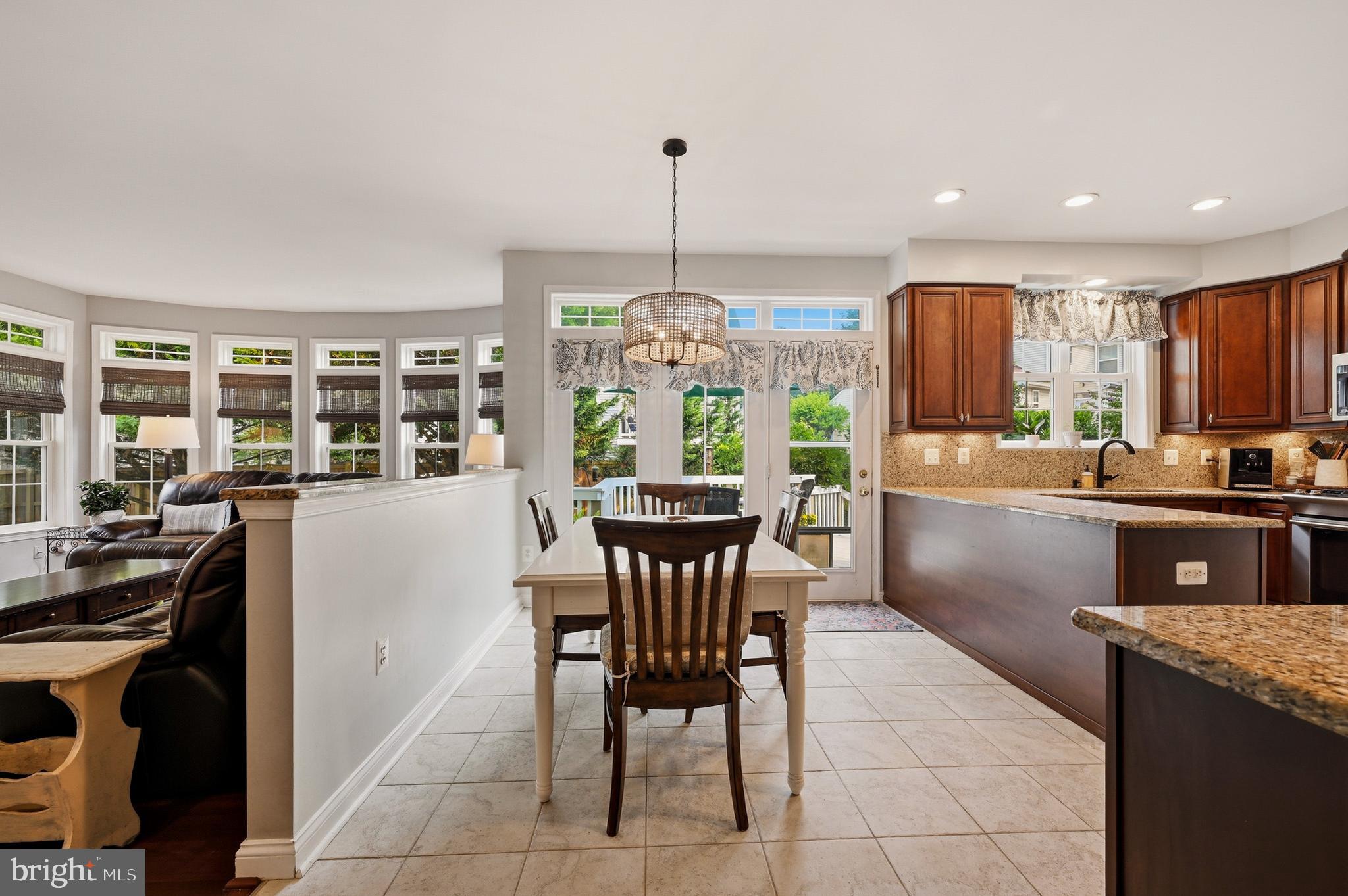THE WILLOWS OF CROFTON - Residential