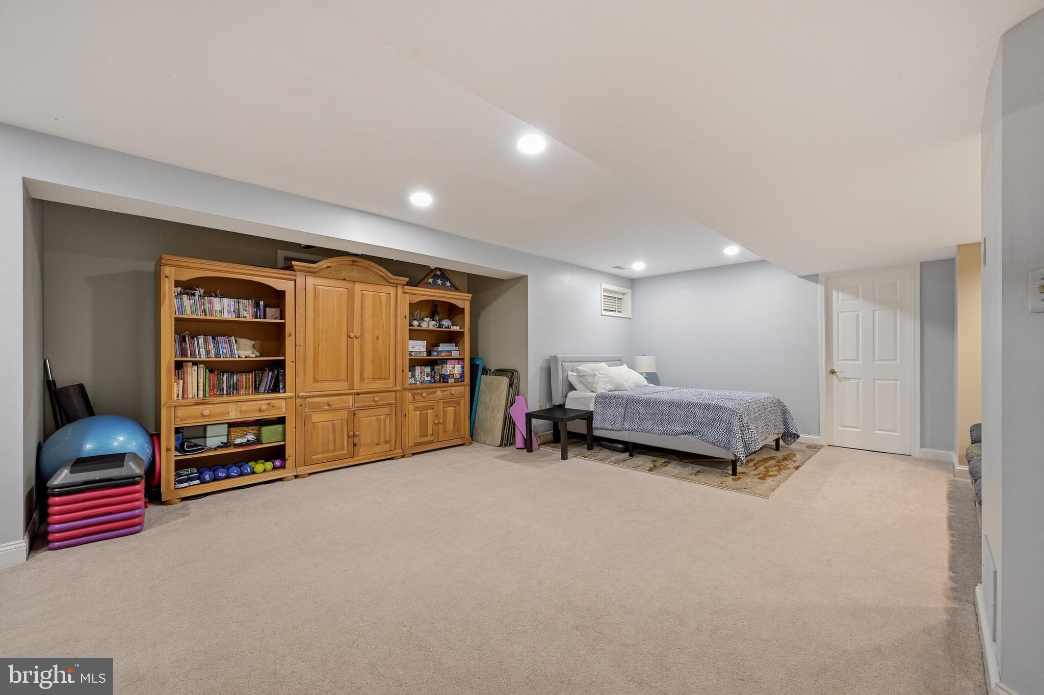 THE WILLOWS OF CROFTON - Residential