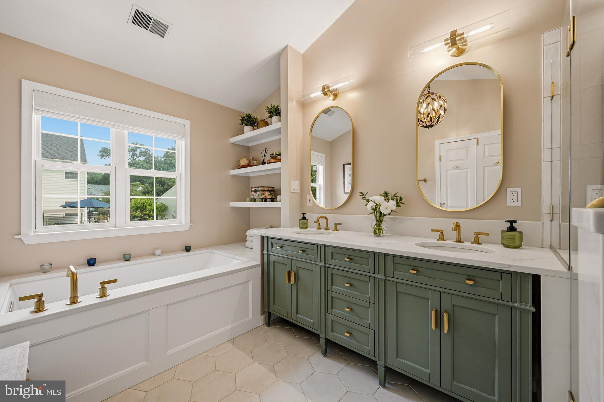 THE WILLOWS OF CROFTON - Residential