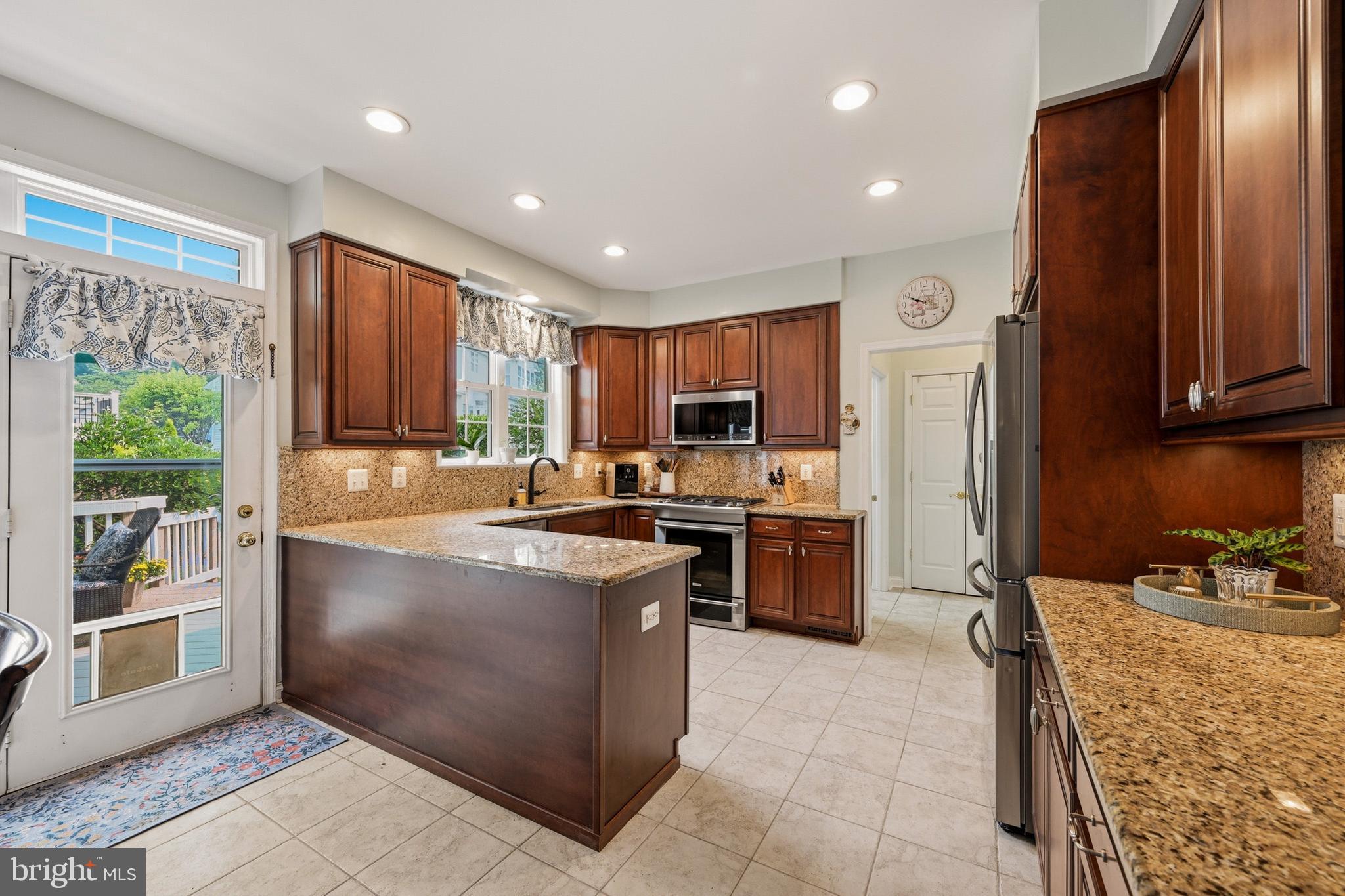 THE WILLOWS OF CROFTON - Residential