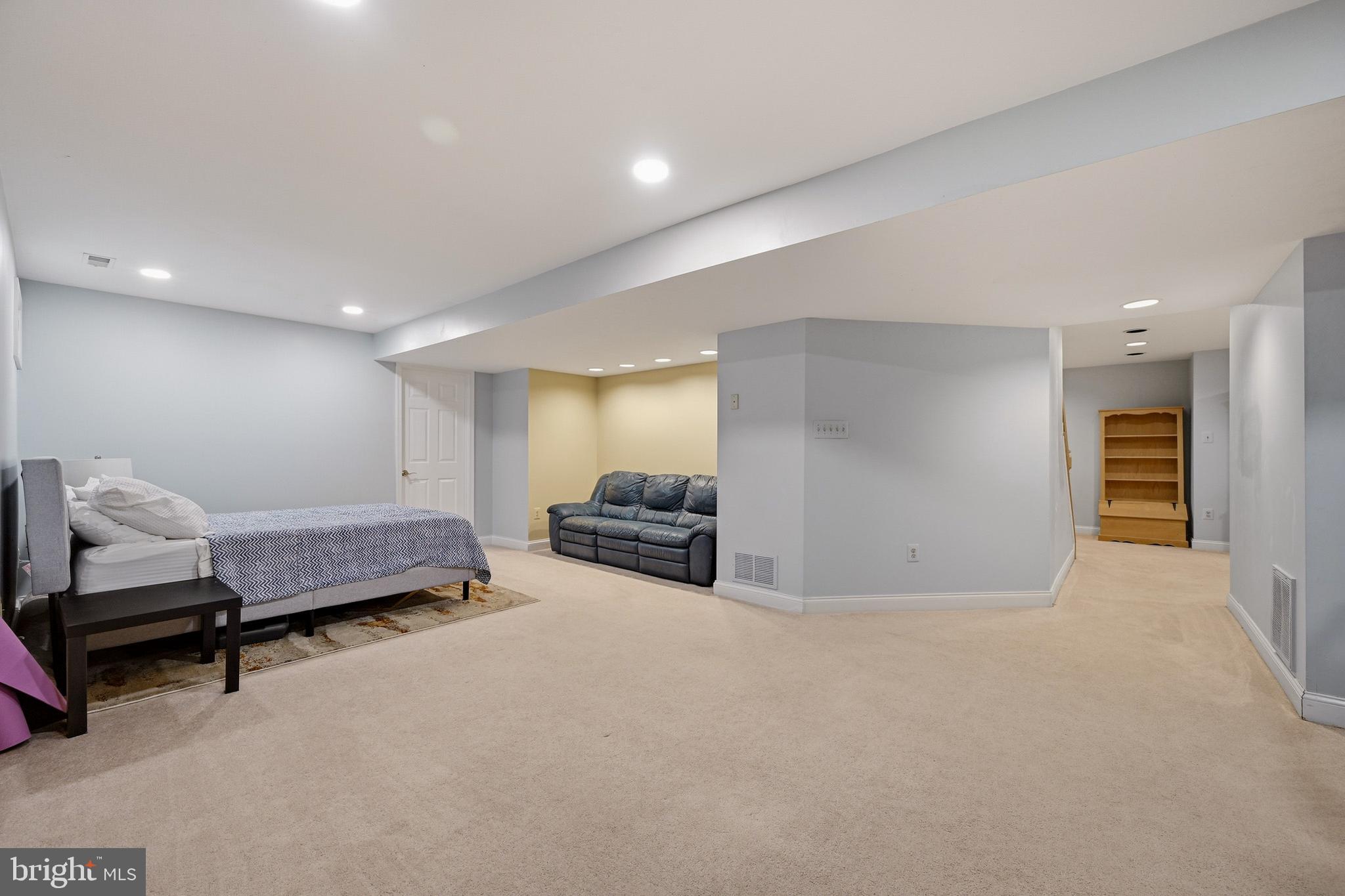 THE WILLOWS OF CROFTON - Residential
