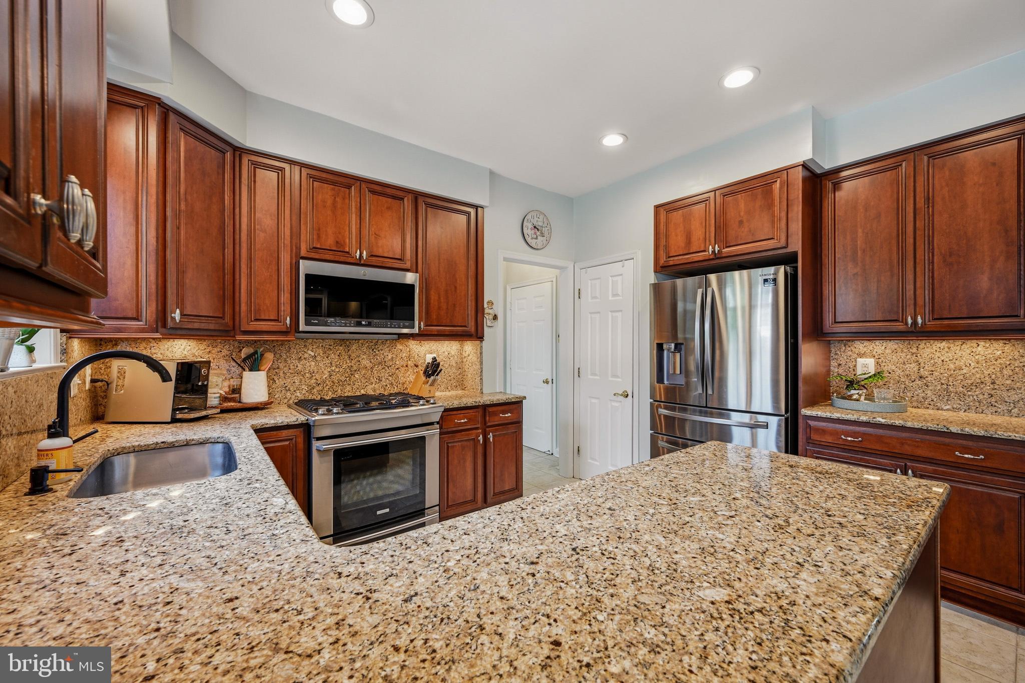 THE WILLOWS OF CROFTON - Residential
