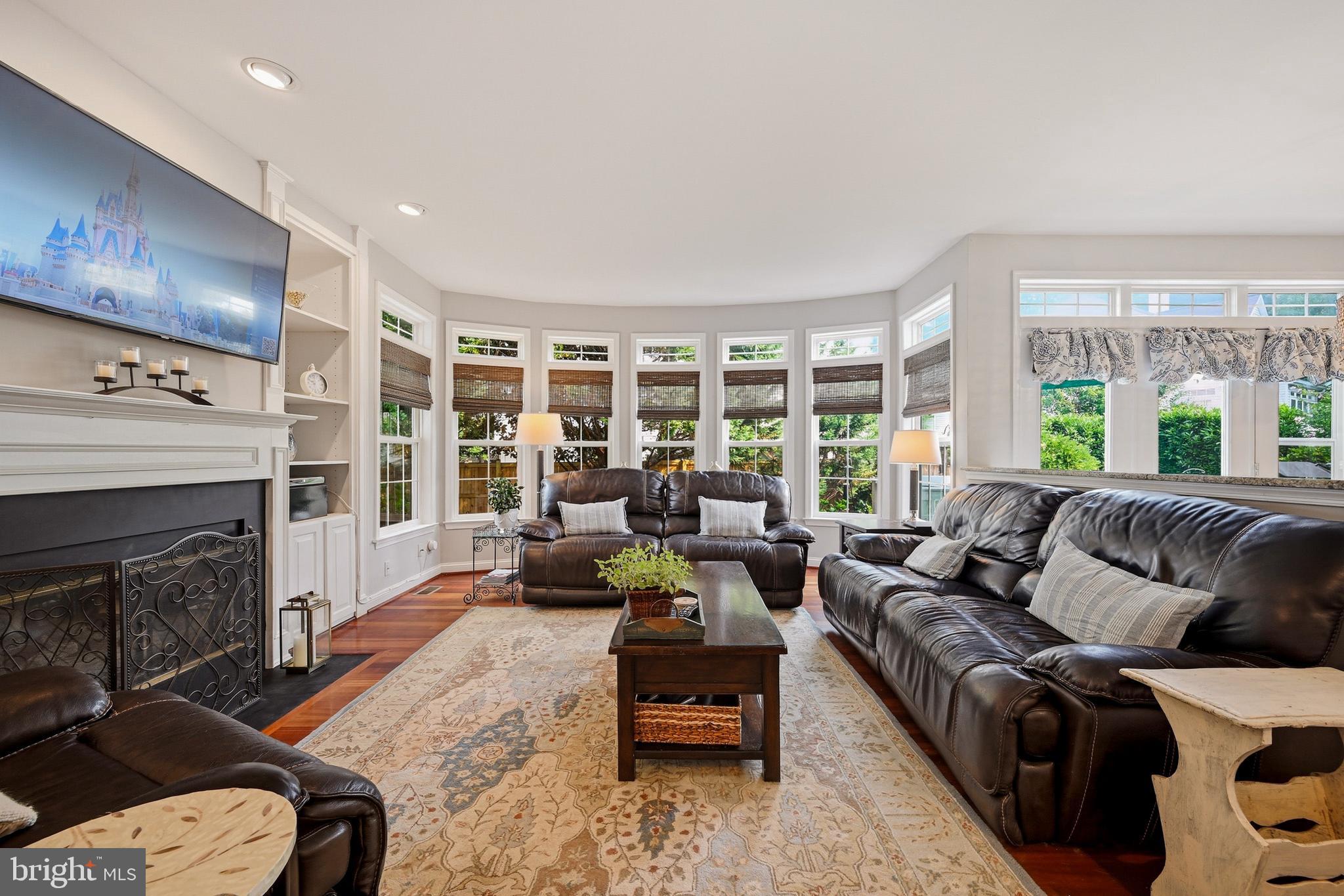 THE WILLOWS OF CROFTON - Residential