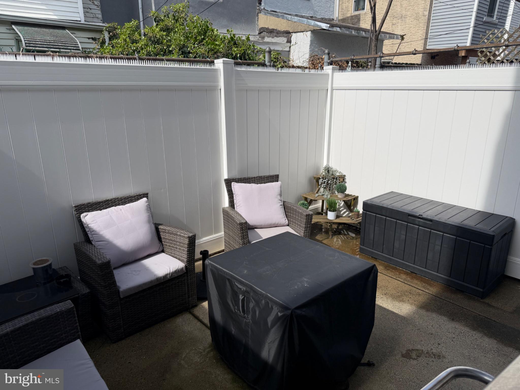 PORT RICHMOND - Residential