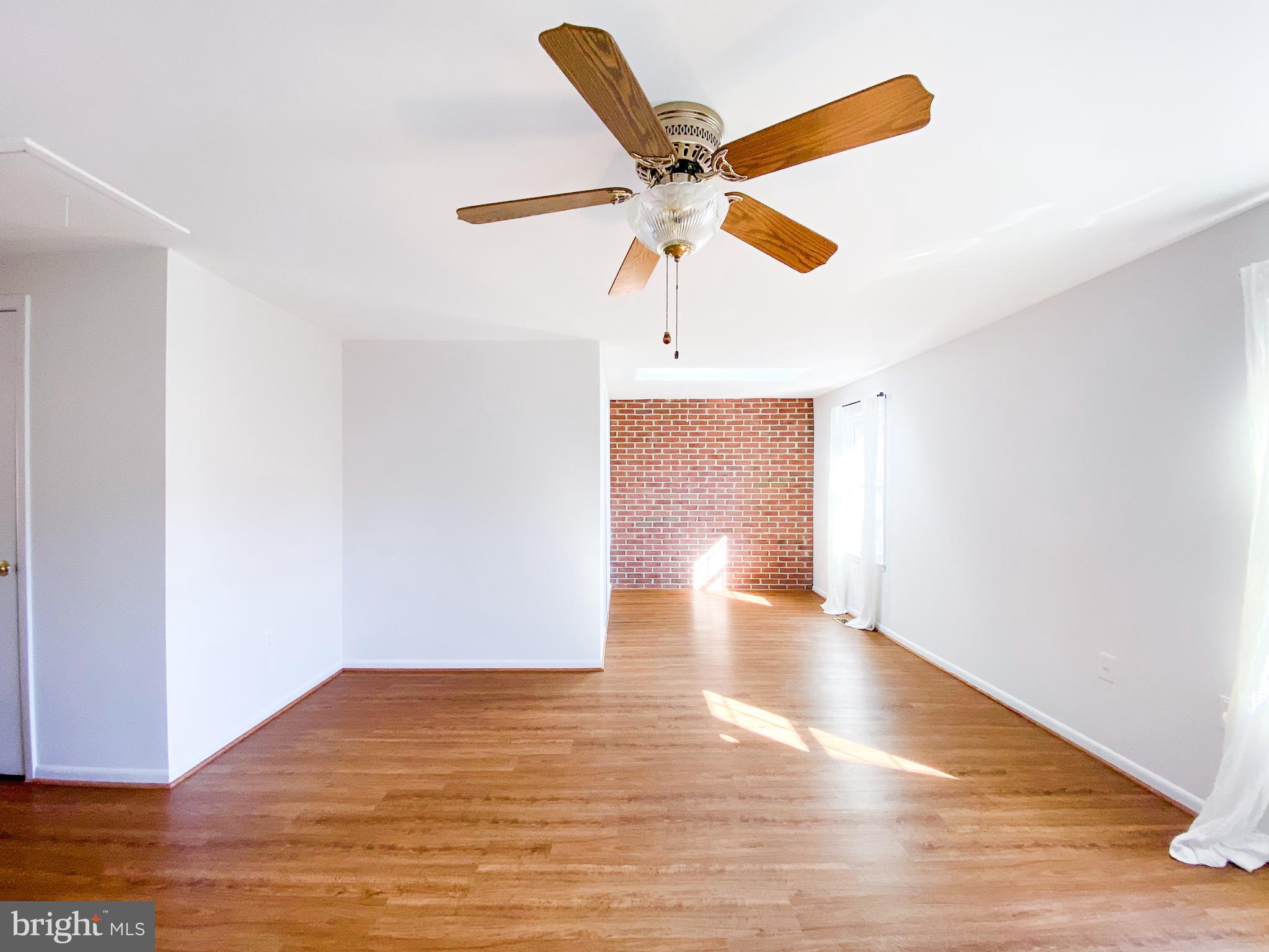 COUNTRY CREEK - Residential Lease