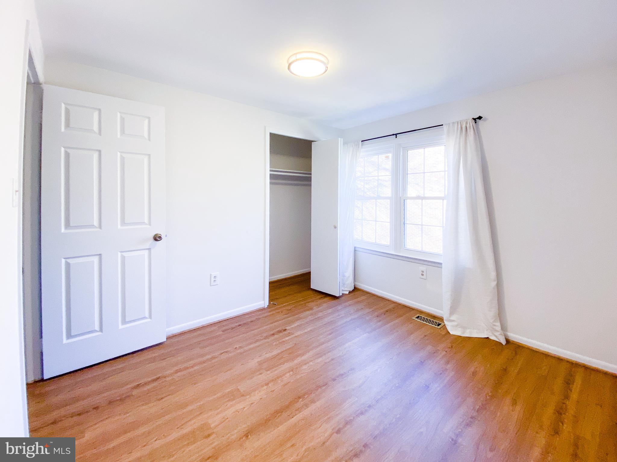 COUNTRY CREEK - Residential Lease