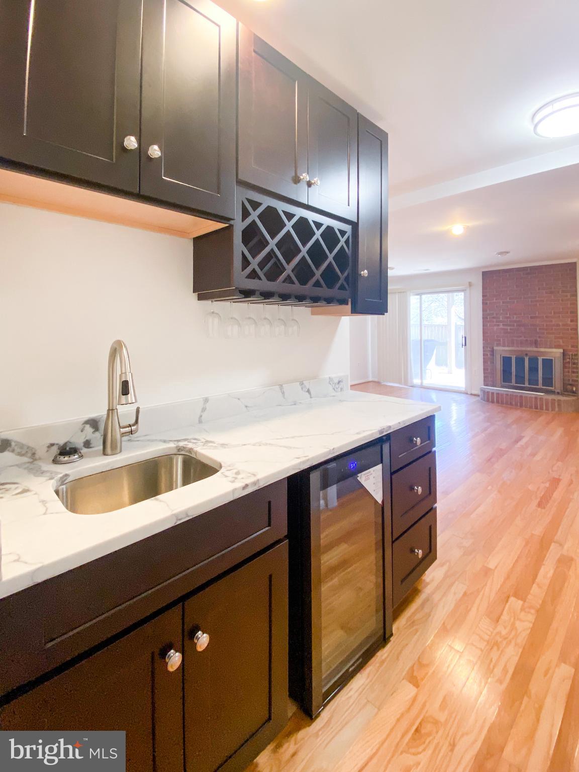 COUNTRY CREEK - Residential Lease