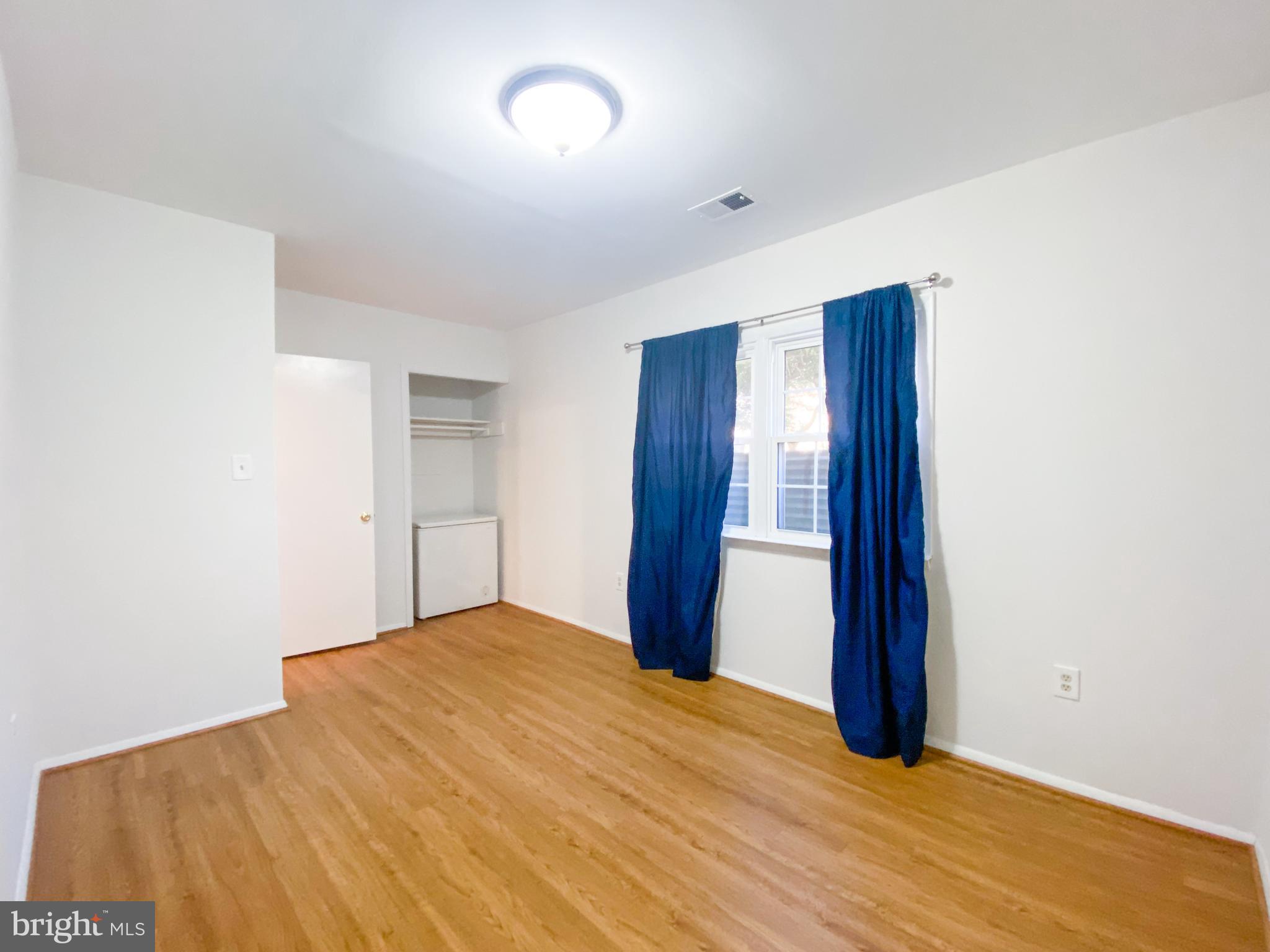 COUNTRY CREEK - Residential Lease