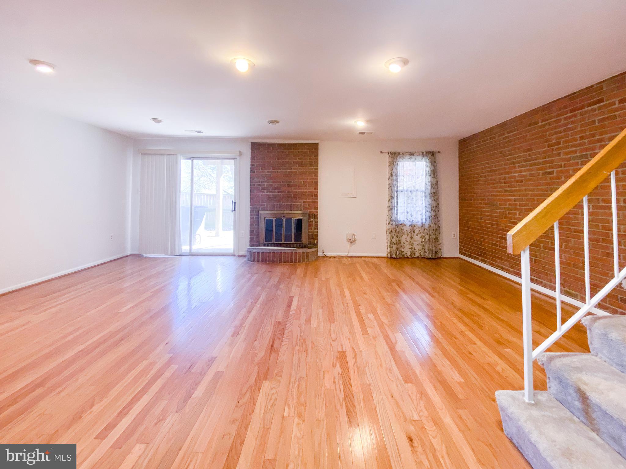 COUNTRY CREEK - Residential Lease
