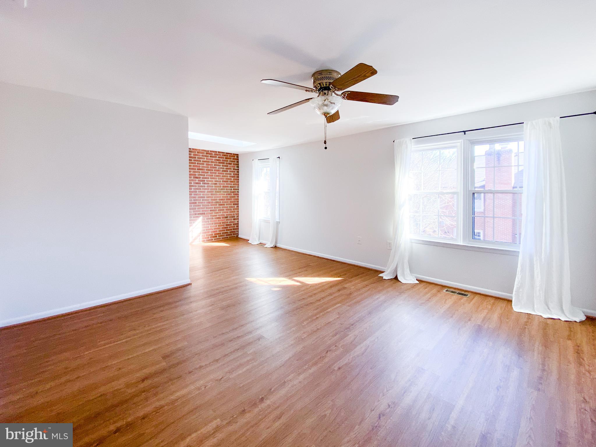 COUNTRY CREEK - Residential Lease