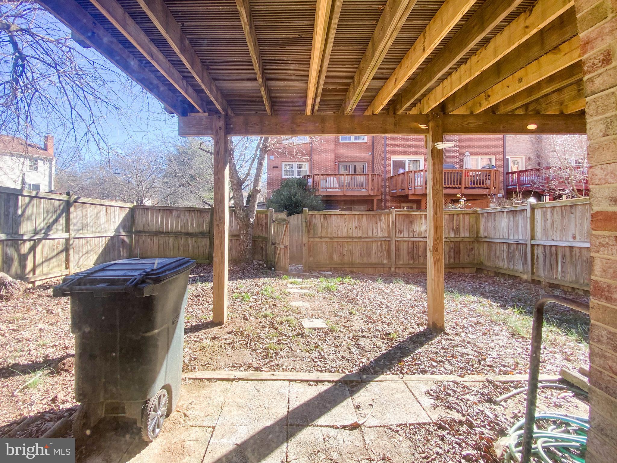 COUNTRY CREEK - Residential Lease