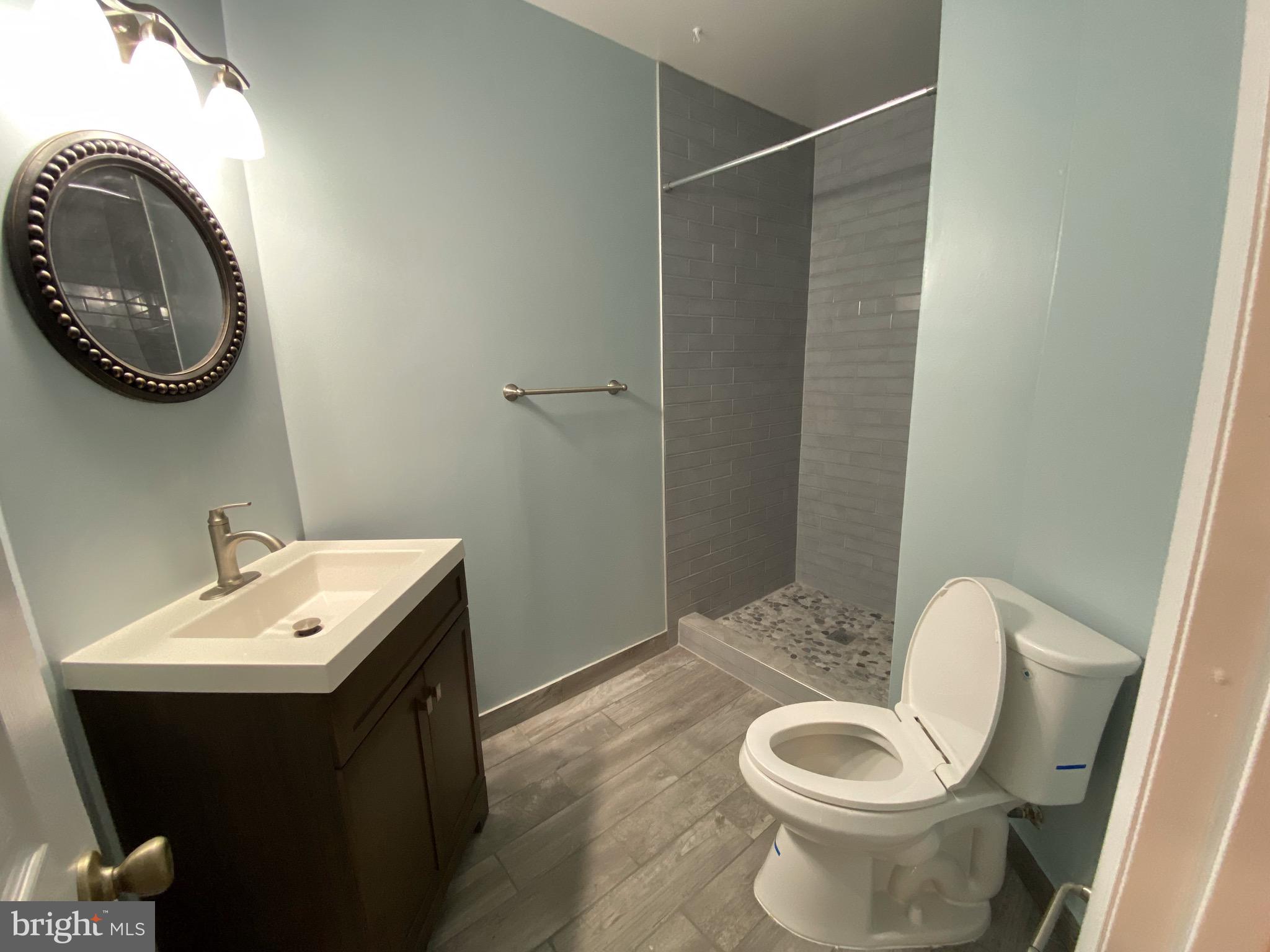 COUNTRY CREEK - Residential Lease