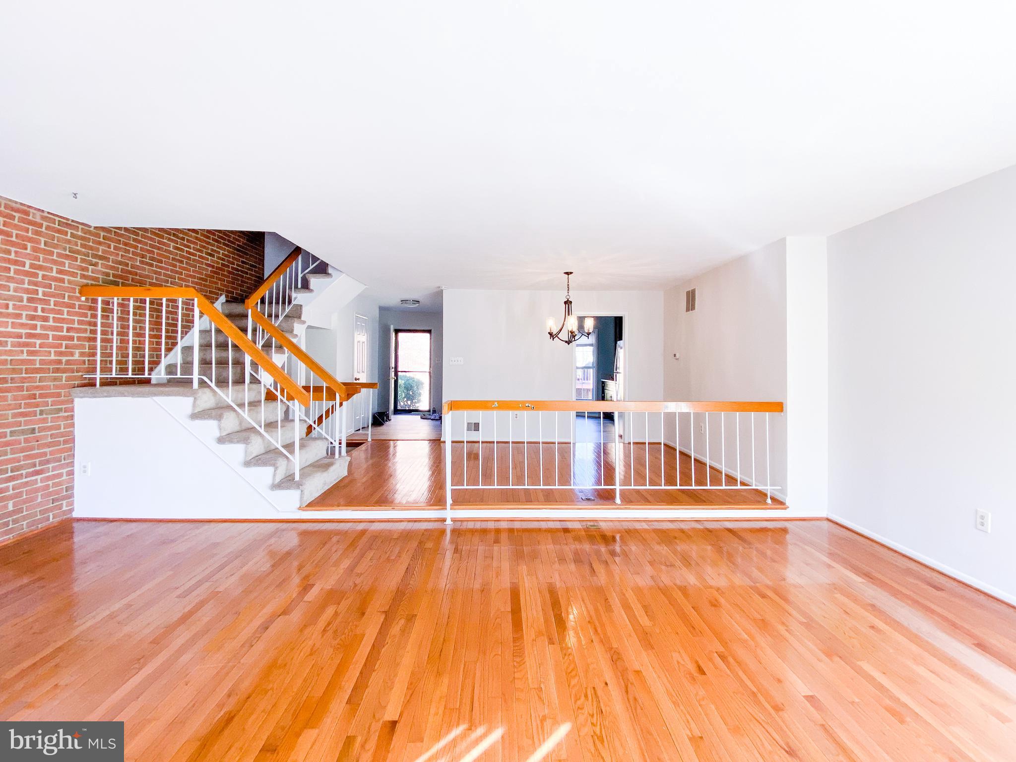 COUNTRY CREEK - Residential Lease