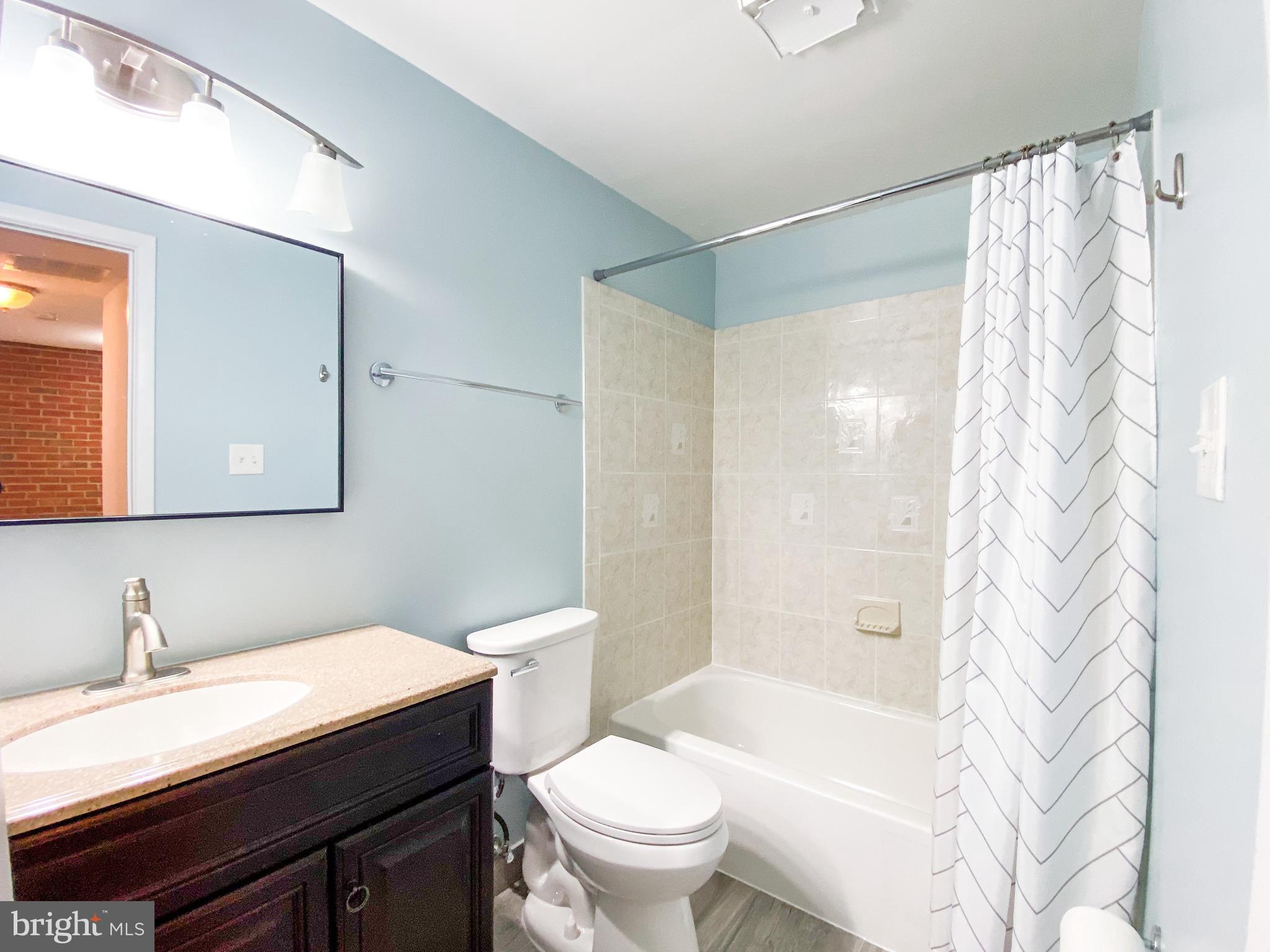 COUNTRY CREEK - Residential Lease