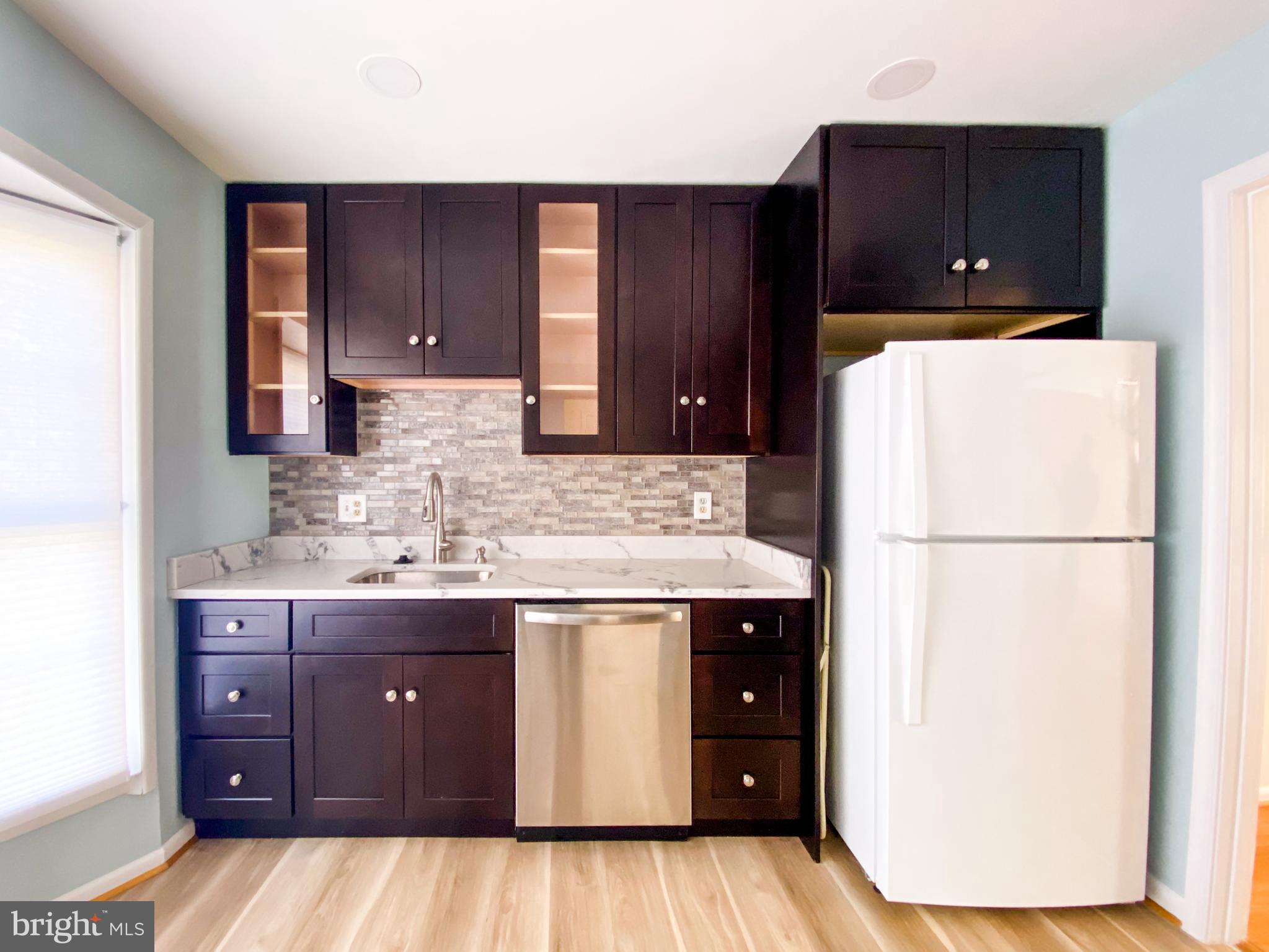 COUNTRY CREEK - Residential Lease