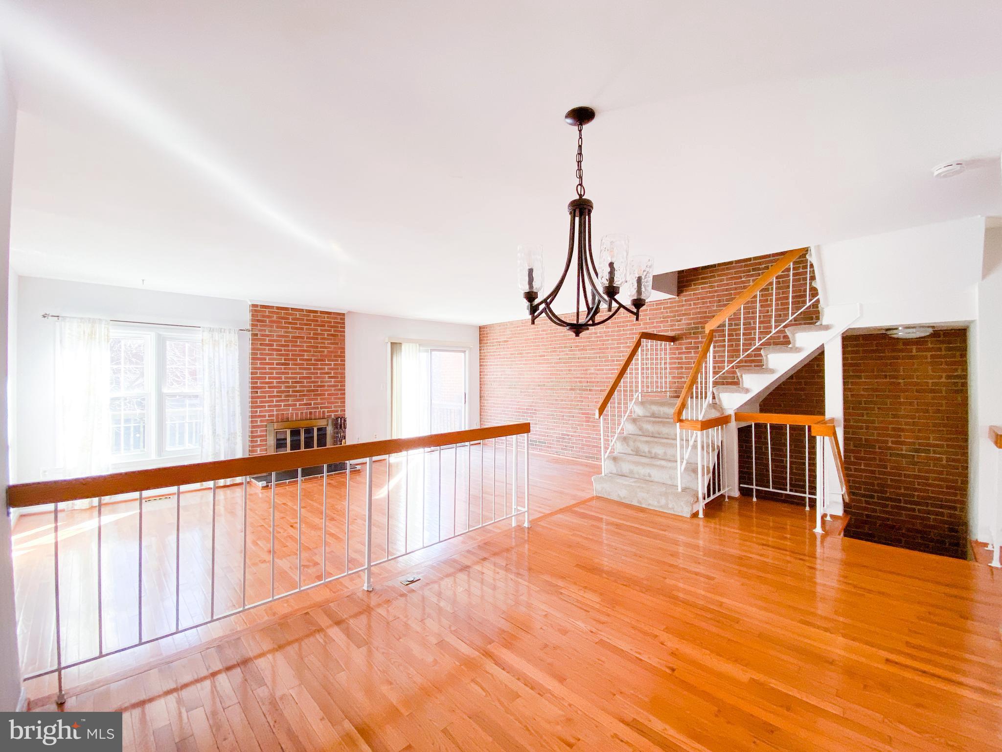 COUNTRY CREEK - Residential Lease