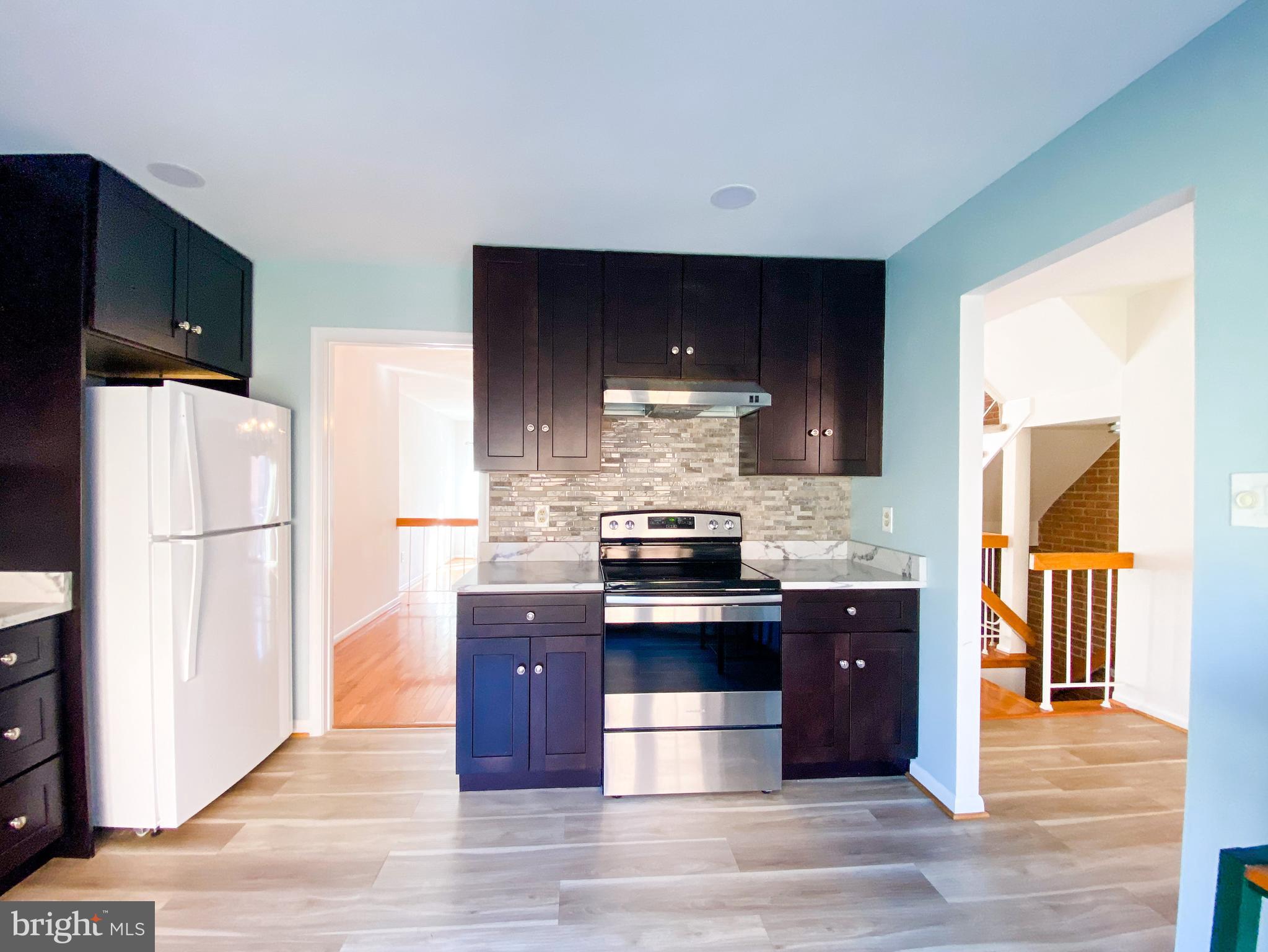 COUNTRY CREEK - Residential Lease