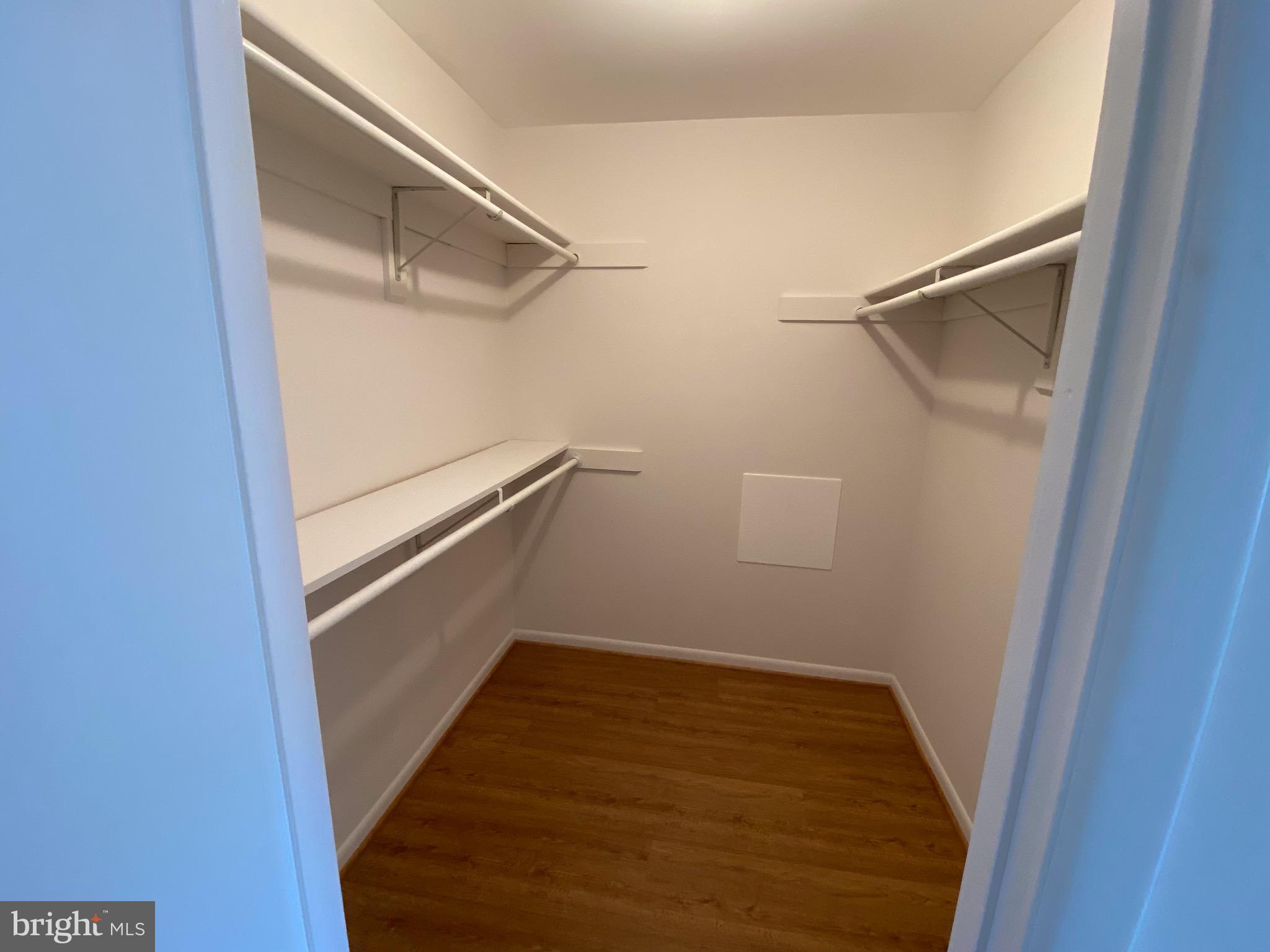 COUNTRY CREEK - Residential Lease