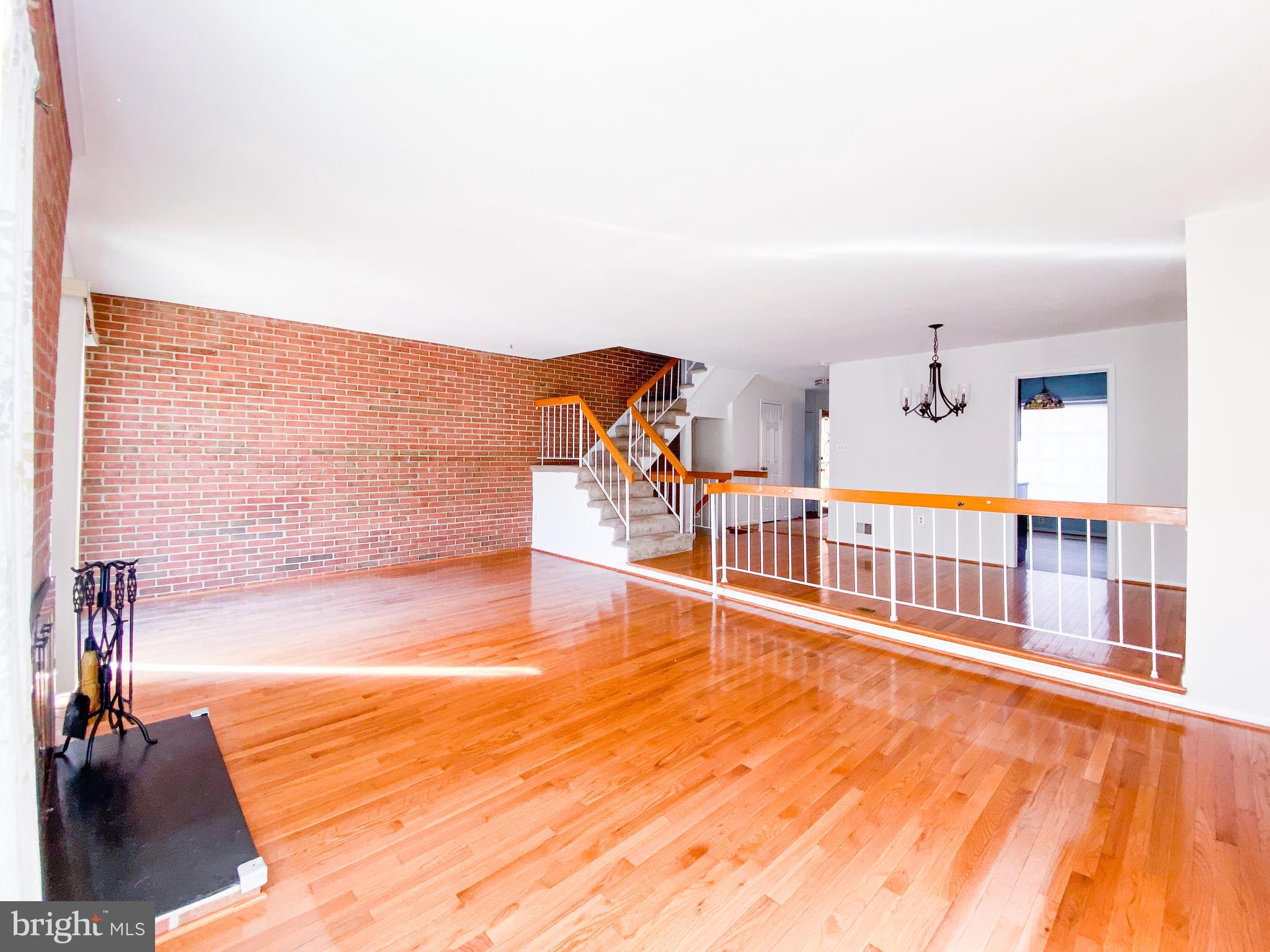 COUNTRY CREEK - Residential Lease