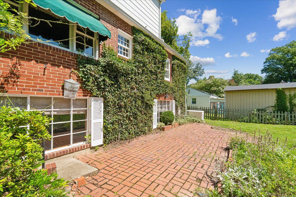 BURNT MILLS KNOLLS - Residential