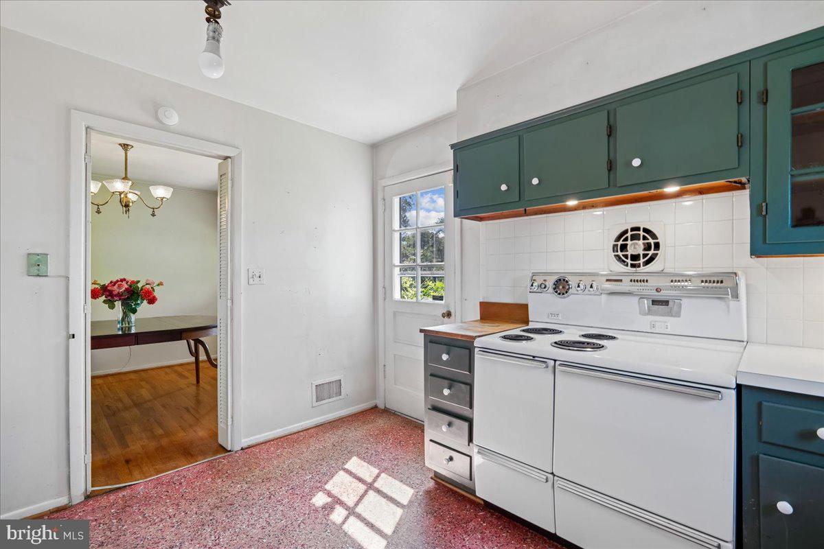 BURNT MILLS KNOLLS - Residential