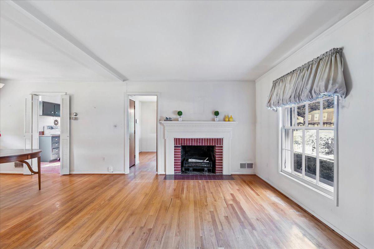 BURNT MILLS KNOLLS - Residential